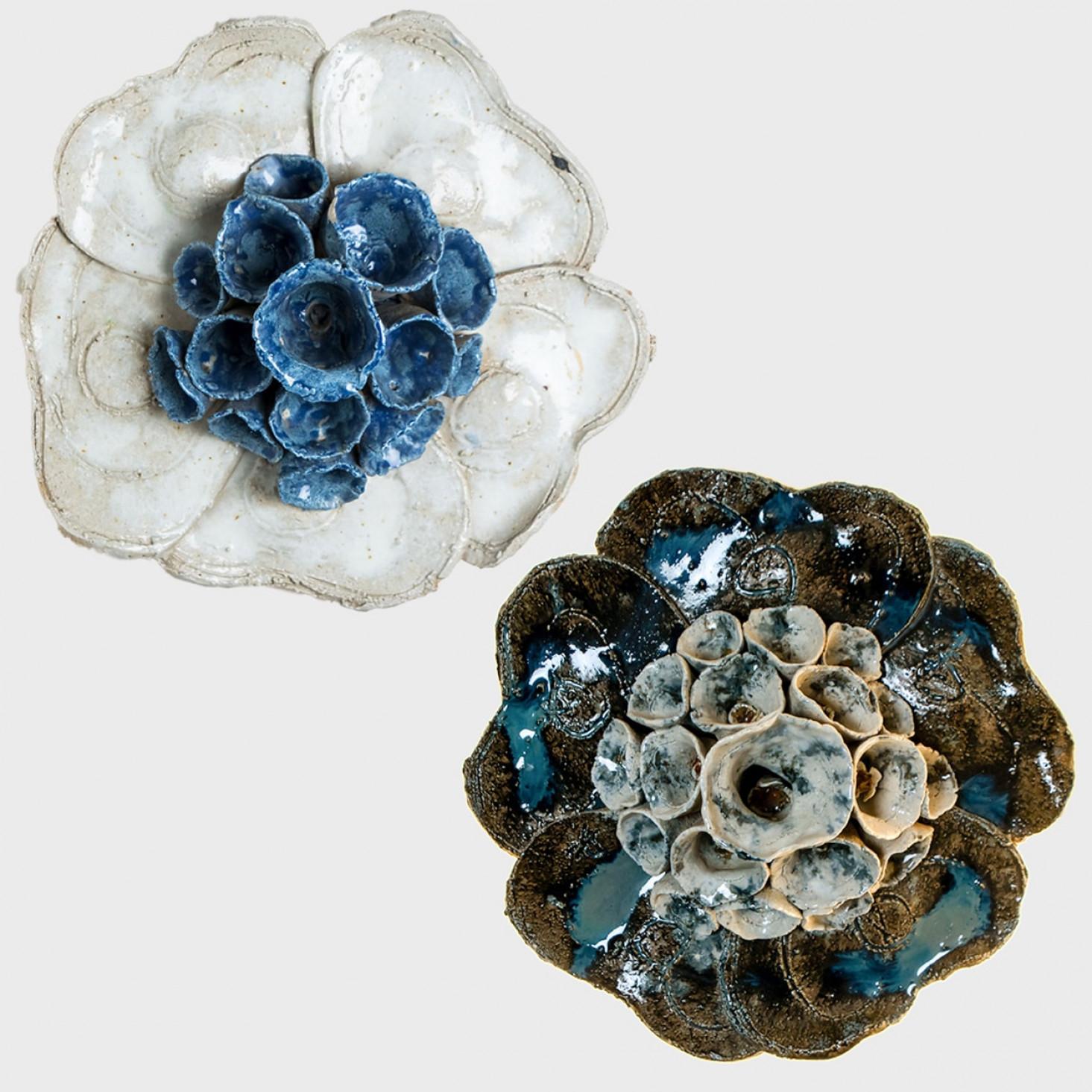 Mid-Century moderno 1 delle 2 applique floreali in ceramica, Danimarca, 1970 in vendita