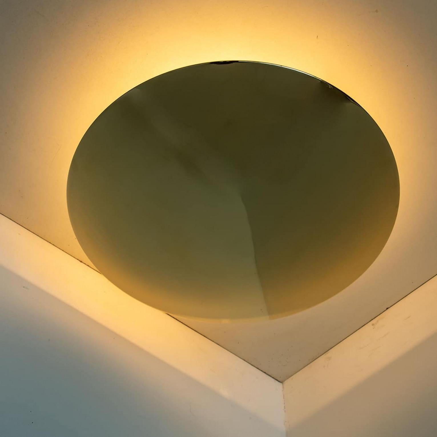 1 of the 2 Florian Schulz Brass Flush Mount Ceiling / Wall Lights Bon état - En vente à Rijssen, NL