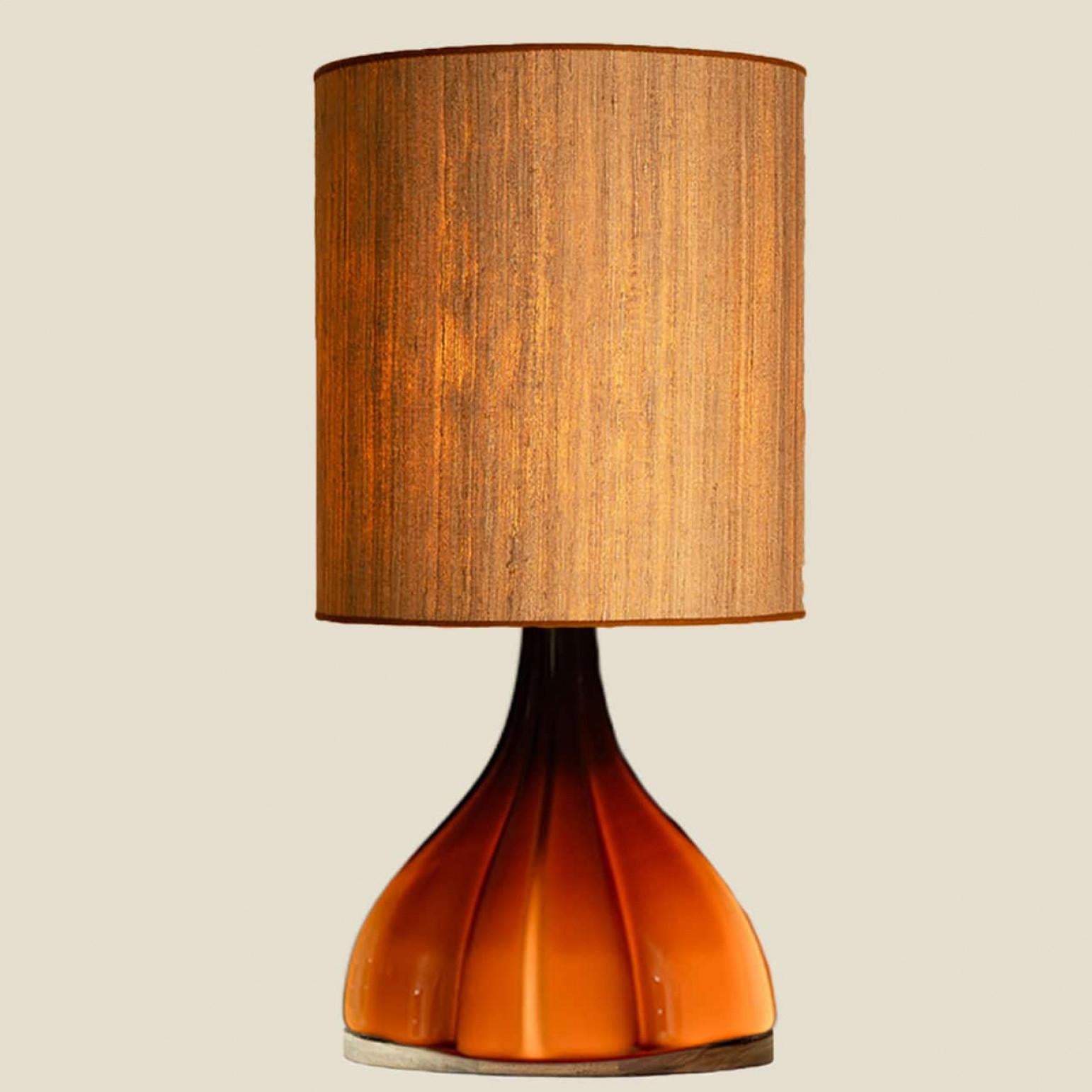 1 of the 2 Flower shaped Glass Table Lamps with Custom Shade Peill Putzler, 1970 In Good Condition For Sale In Rijssen, NL