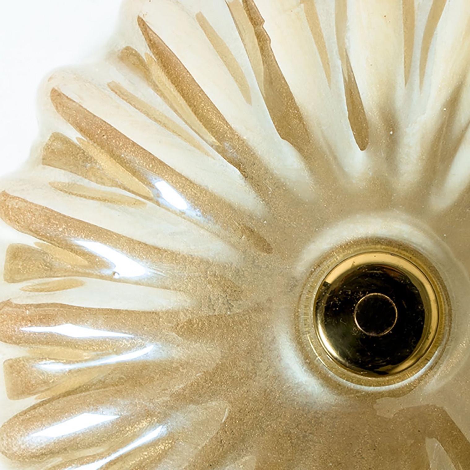 1 der 2 bündigen Fassungen mit bernsteinfarbenem Murano-Glas im Stil von Barovier & Toso im Angebot 6