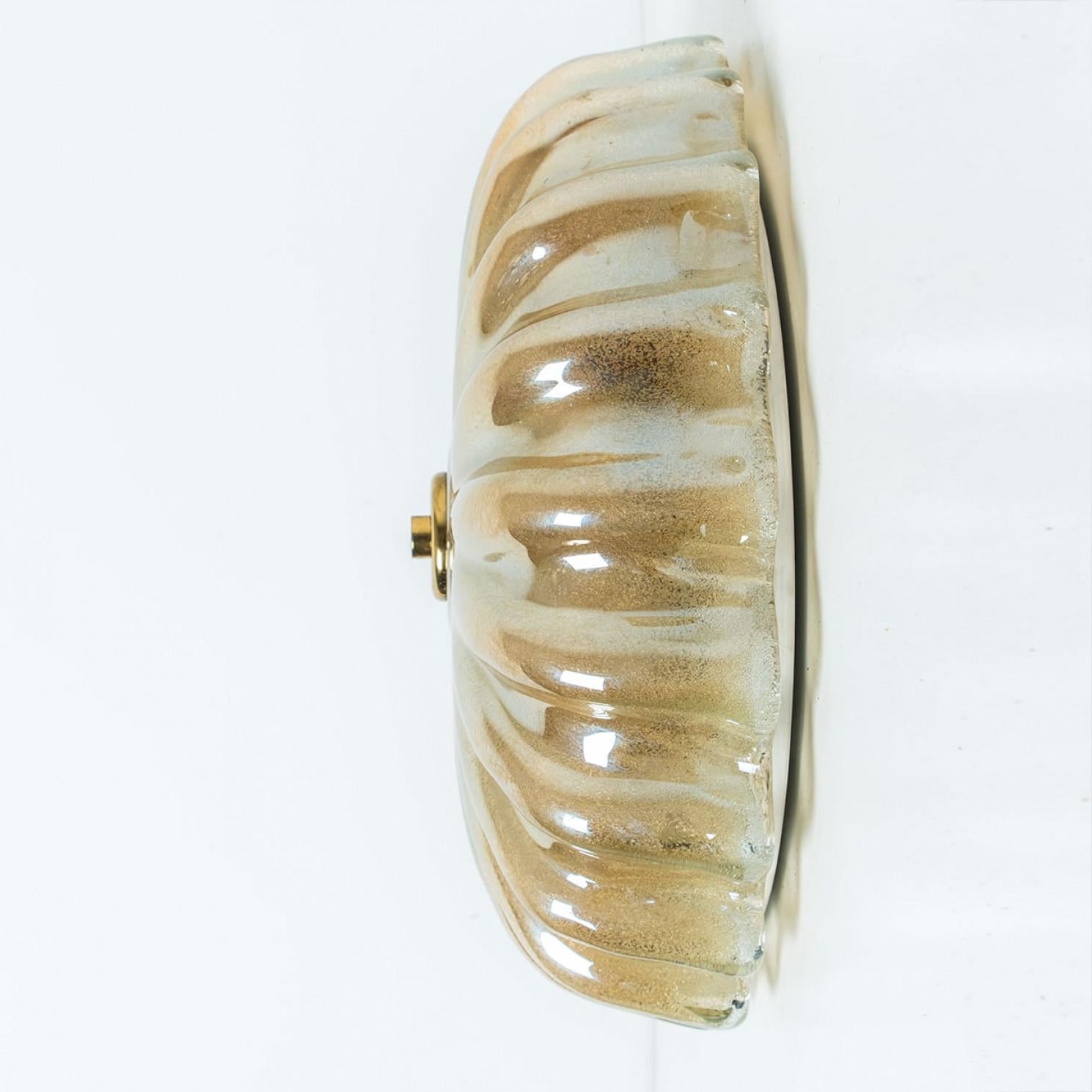 1 des 2 montures encastrées en verre de Murano ambré dans le style de Barovier & Toso en vente 6