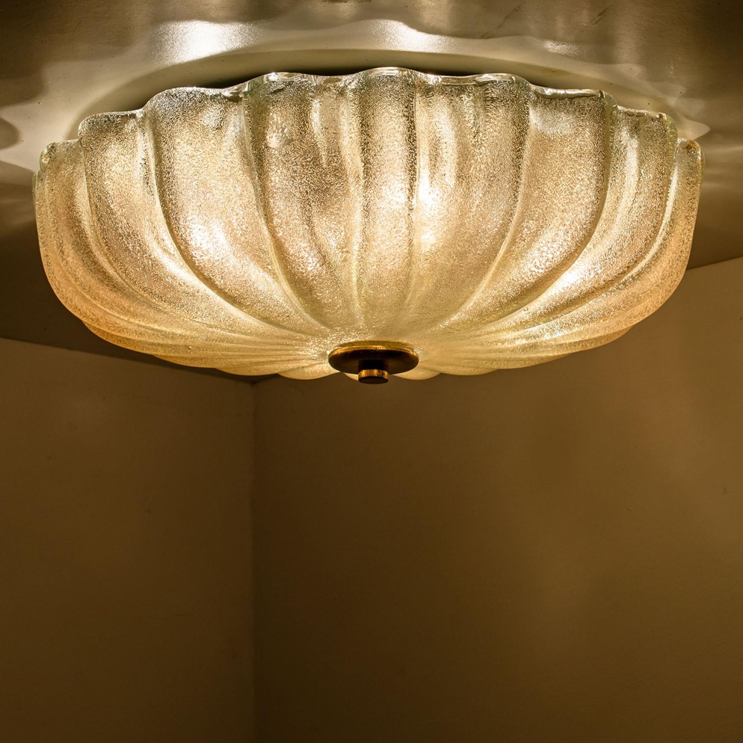 Mid-Century Modern 1 des 2 montures encastrées en verre de Murano ambré dans le style de Barovier & Toso en vente