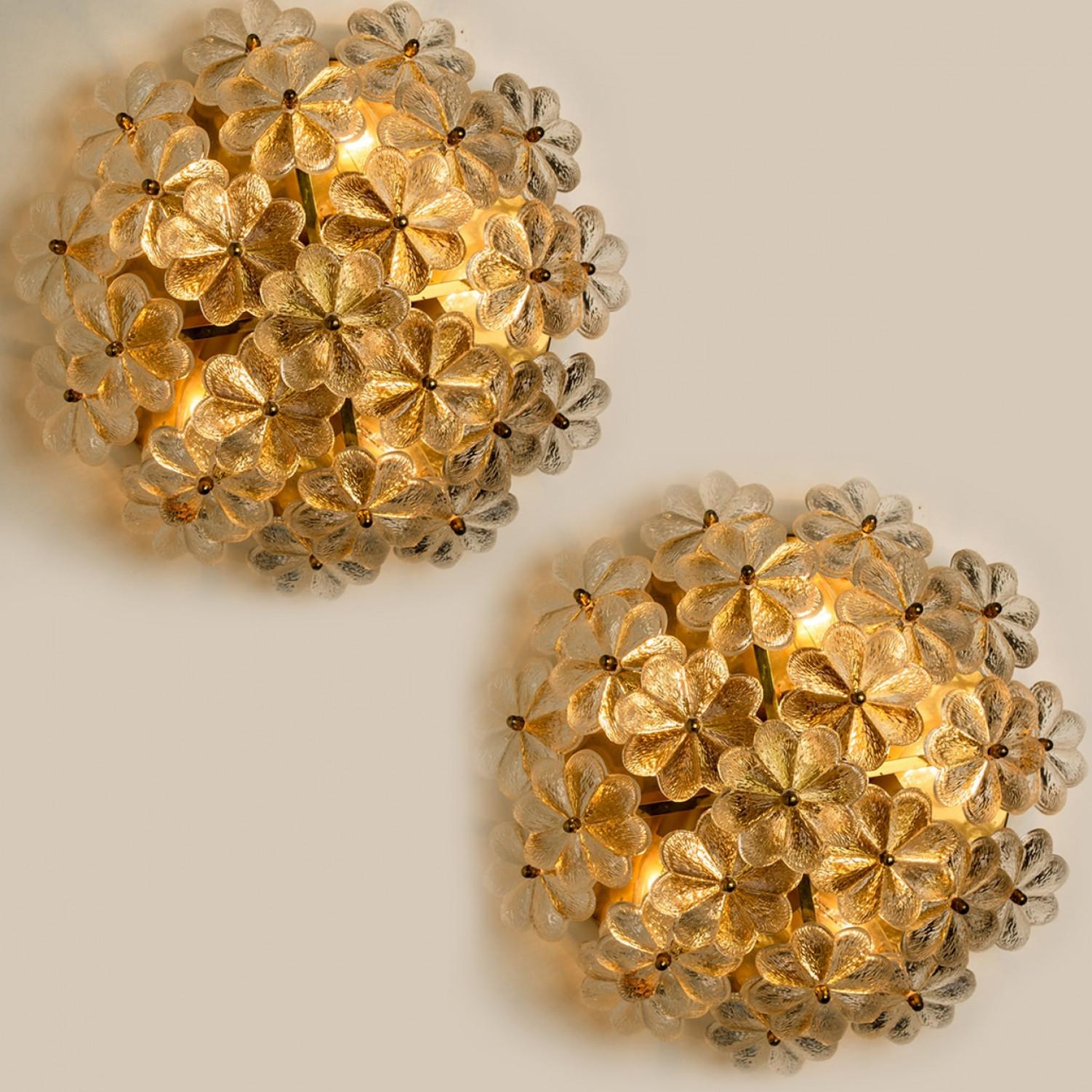 1 of the 2 Glass and Brass Floral Wall Light by Ernst Palme, 1970s For Sale 4