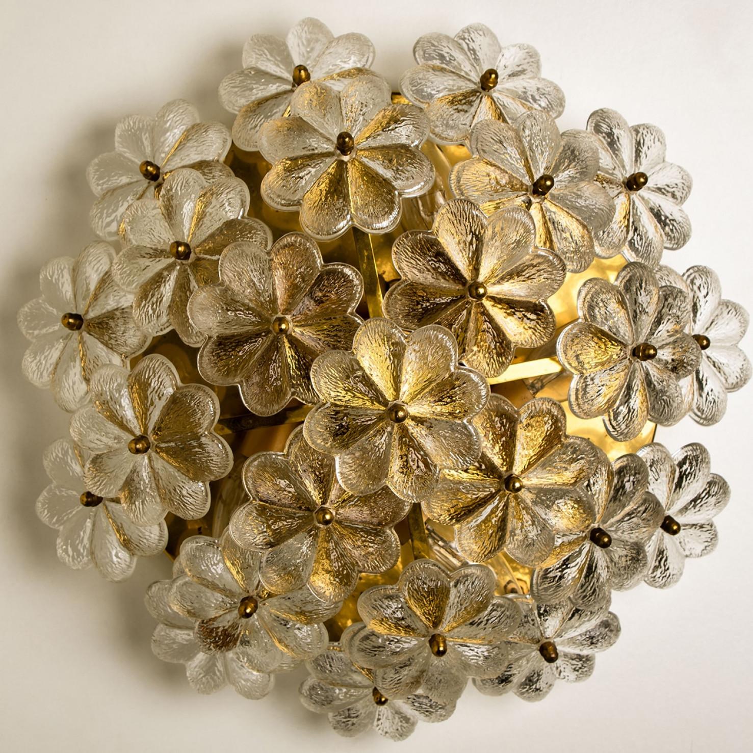 1 of the 2 Glass and Brass Floral Wall Light by Ernst Palme, 1970s For Sale 6