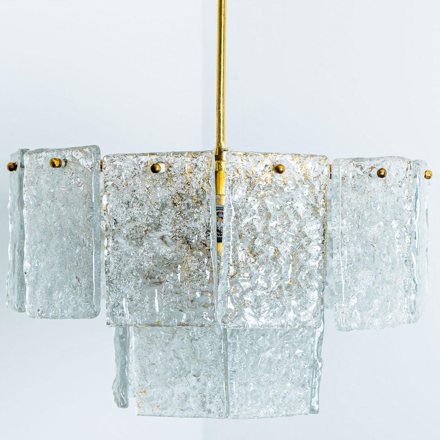 Ottone 1 dei 2 lampadari in vetro e ottone di Hillebrand, anni '60 in vendita