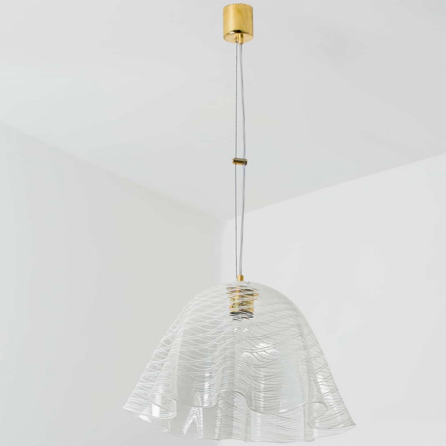 1 dei 2 pendenti in vetro Kalmar Fazzoletto, anni '70 in vendita 9