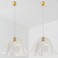 1 dei 2 pendenti in vetro Kalmar Fazzoletto, anni '70