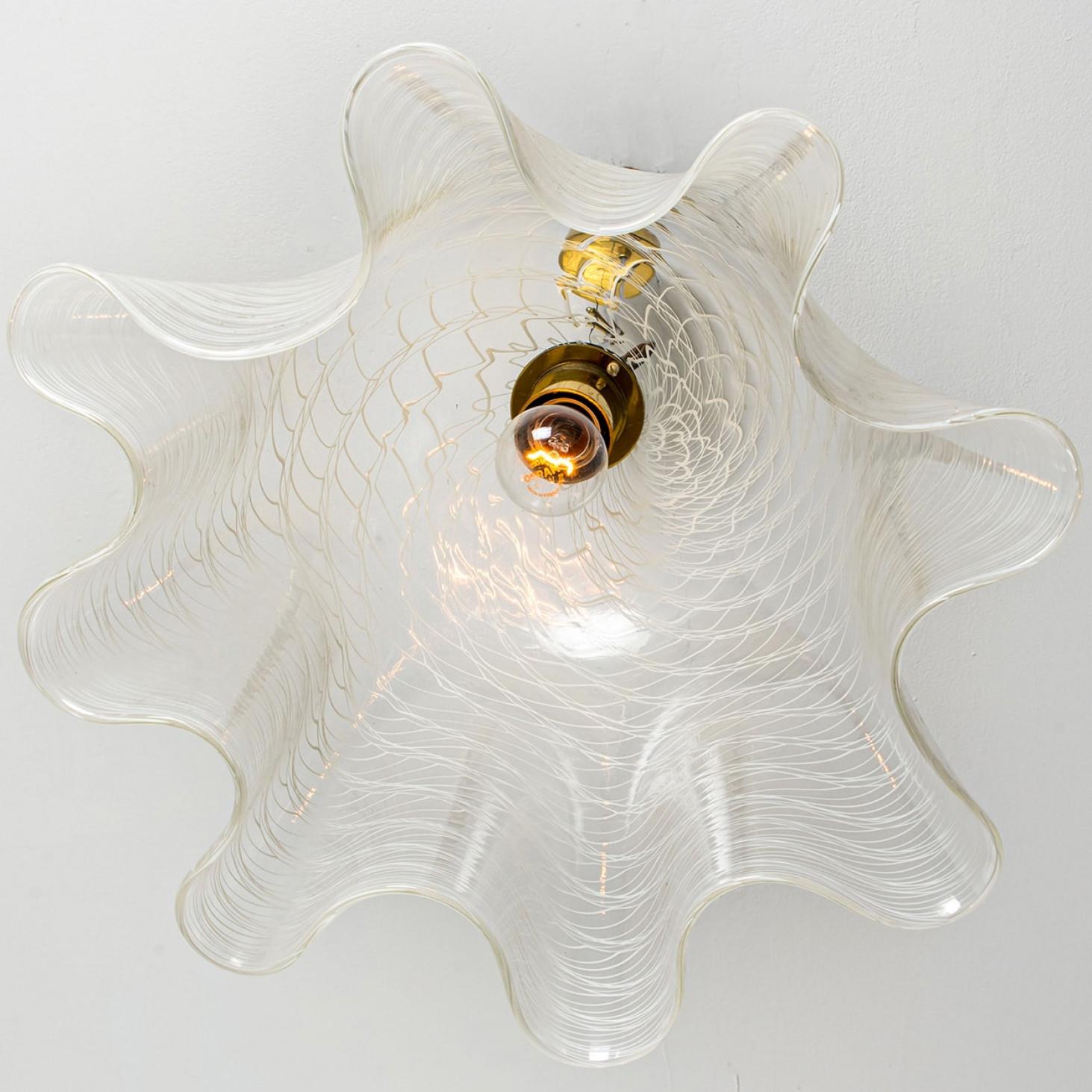 Autre 1 des 2 suspensions Kalmar Fazzoletto en verre, 1970 en vente