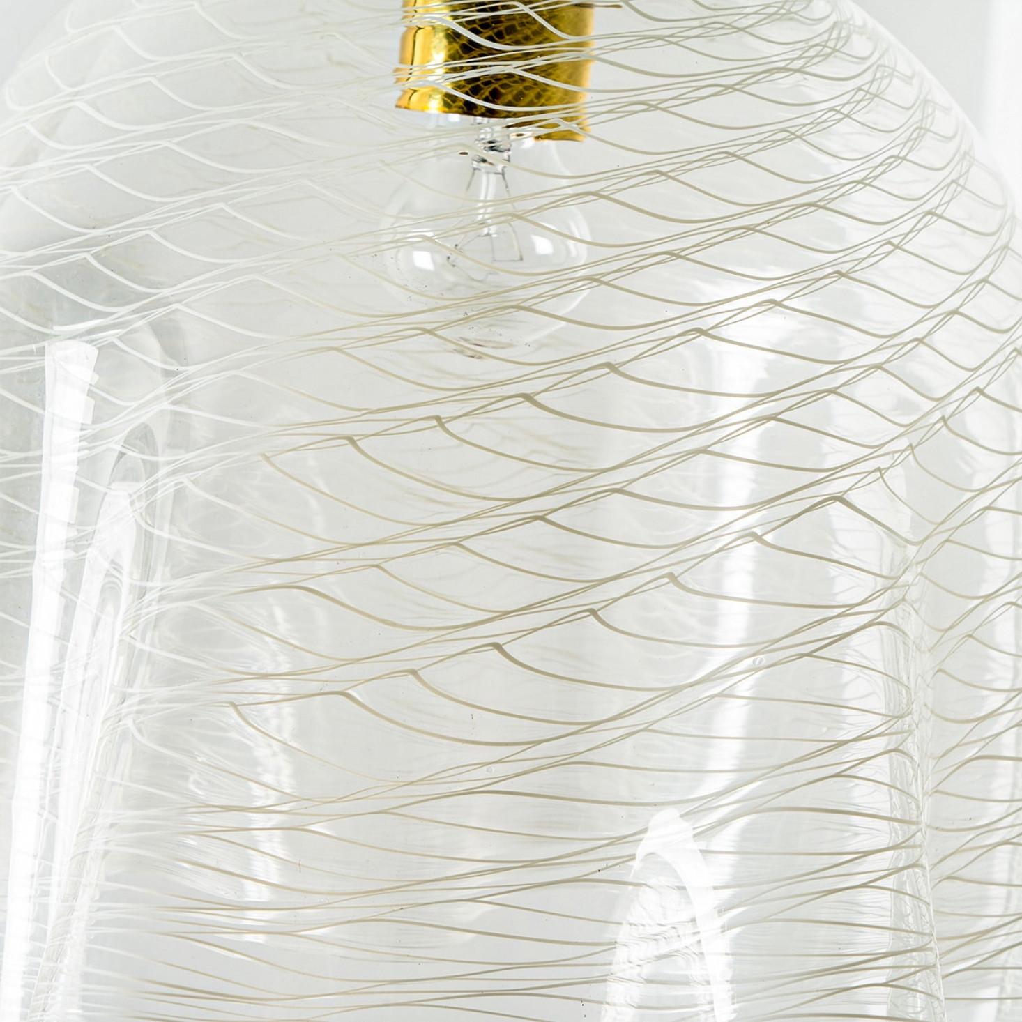 1 of the 2 Glass Kalmar Fazzoletto Pendants, 1970s In condizioni buone a Rijssen, NL