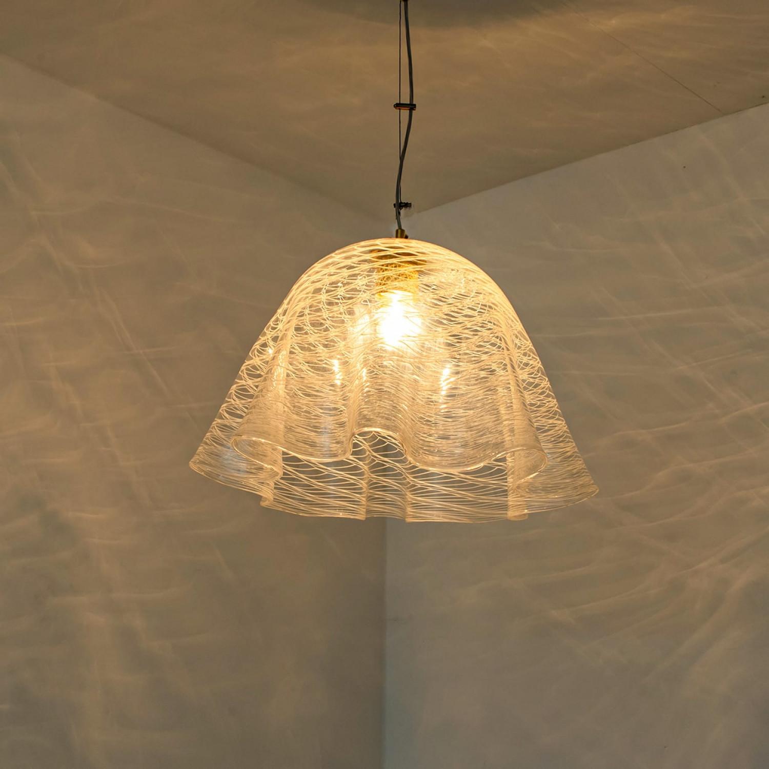 20ième siècle 1 des 2 suspensions Kalmar Fazzoletto en verre, 1970 en vente