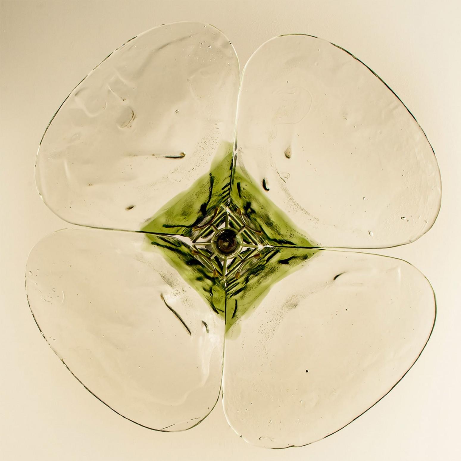 1 of the 2 Green and Clear Glass Pendant Lamp by Carlo Nason for Mazzega, 1960 en vente 9