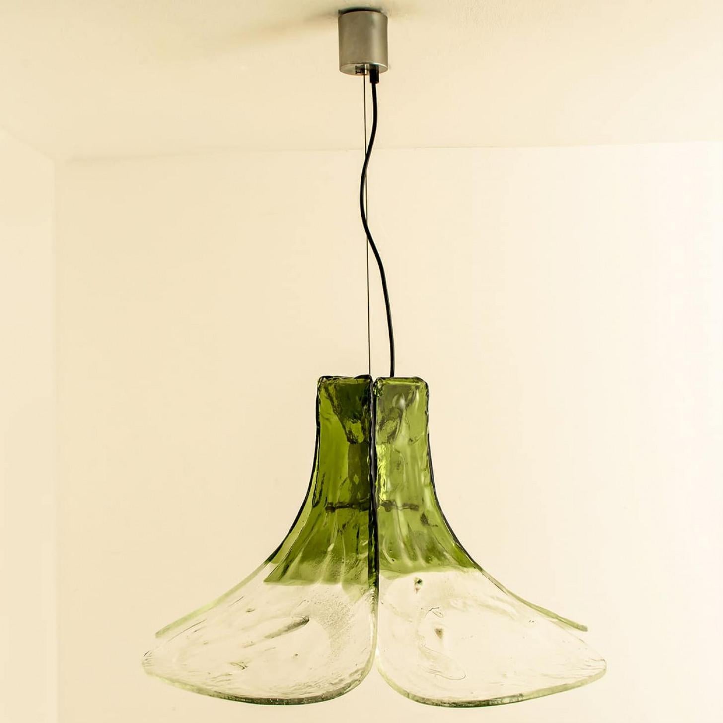 1 of the 2 Green and Clear Glass Pendant Lamp by Carlo Nason for Mazzega, 1960 For Sale 12