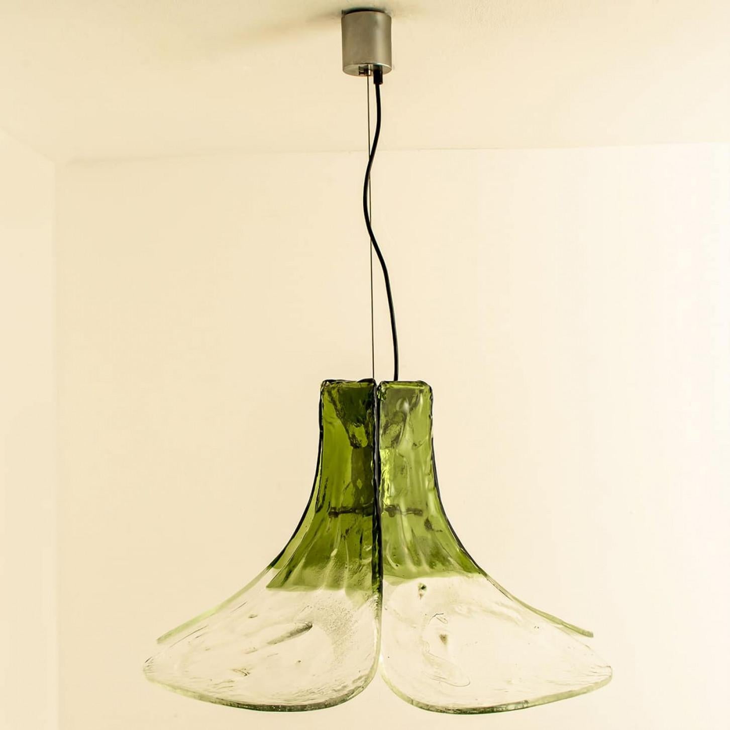 1 of the 2 Green and Clear Glass Pendant Lamp by Carlo Nason for Mazzega, 1960 For Sale 12