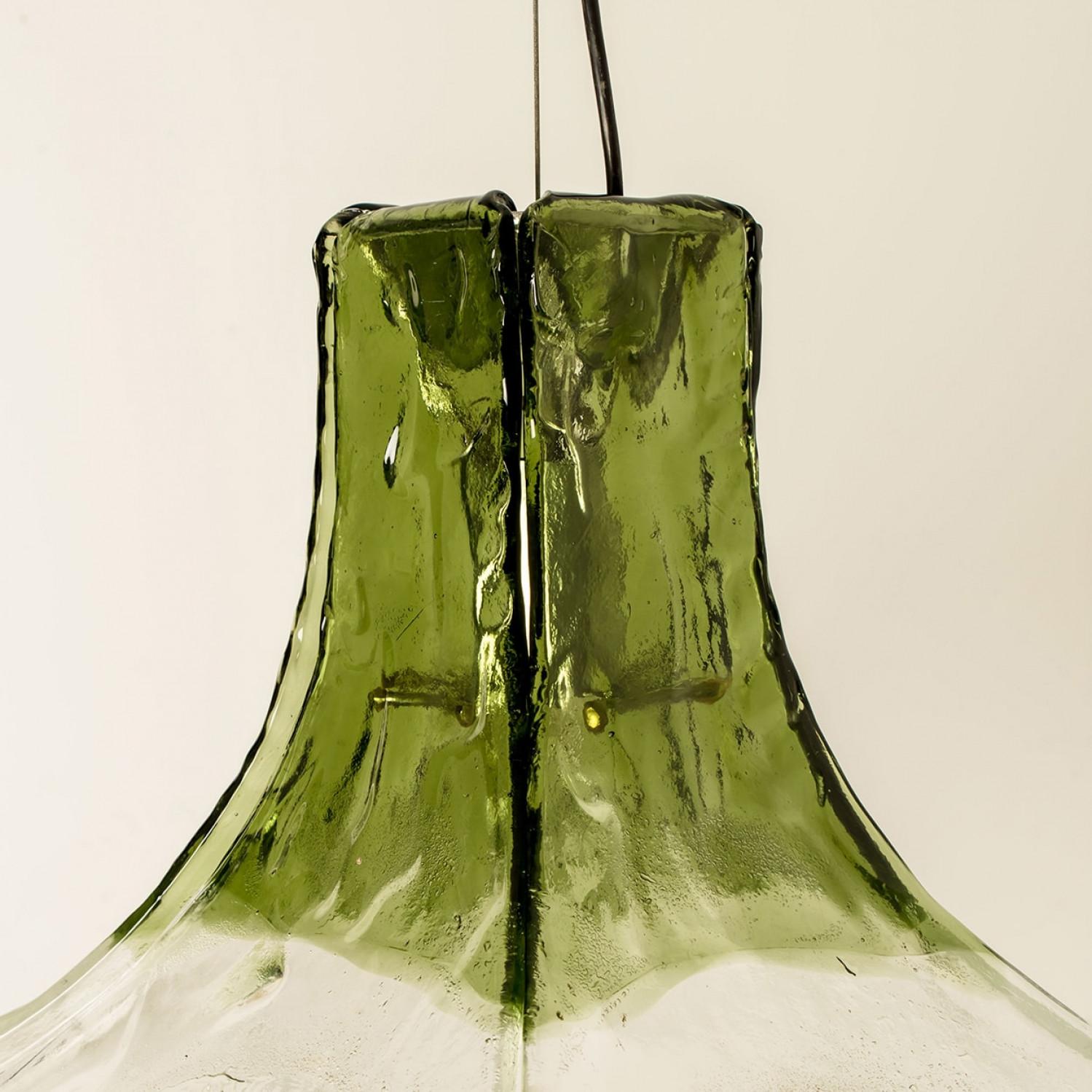 1 of the 2 Green and Clear Glass Pendant Lamp by Carlo Nason for Mazzega, 1960 In Good Condition For Sale In Rijssen, NL