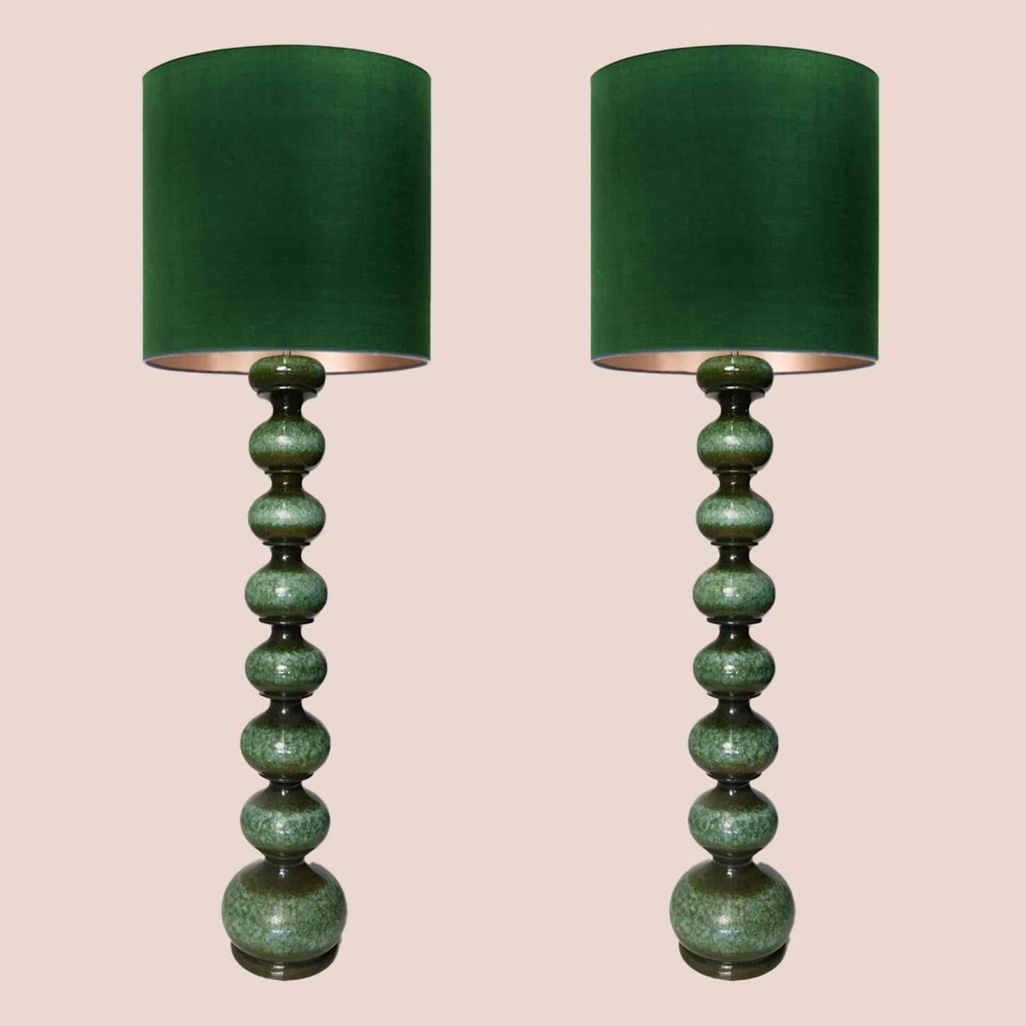 1 delle 2 lampade da terra in ceramica verde con paralume nuovo, Kaiser in vendita 2