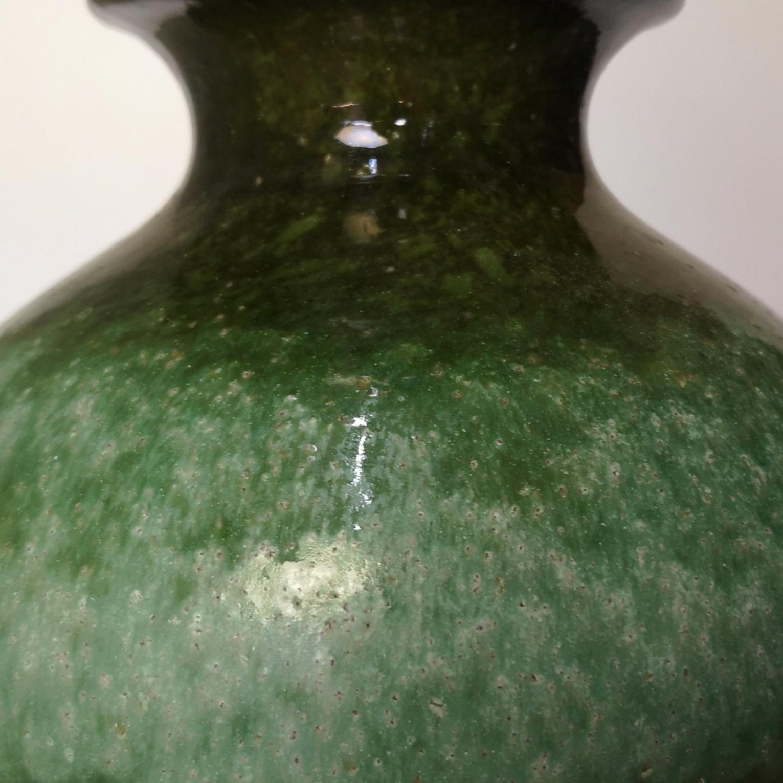 1 delle 2 lampade da terra in ceramica verde con paralume nuovo, Kaiser In condizioni buone in vendita a Rijssen, NL
