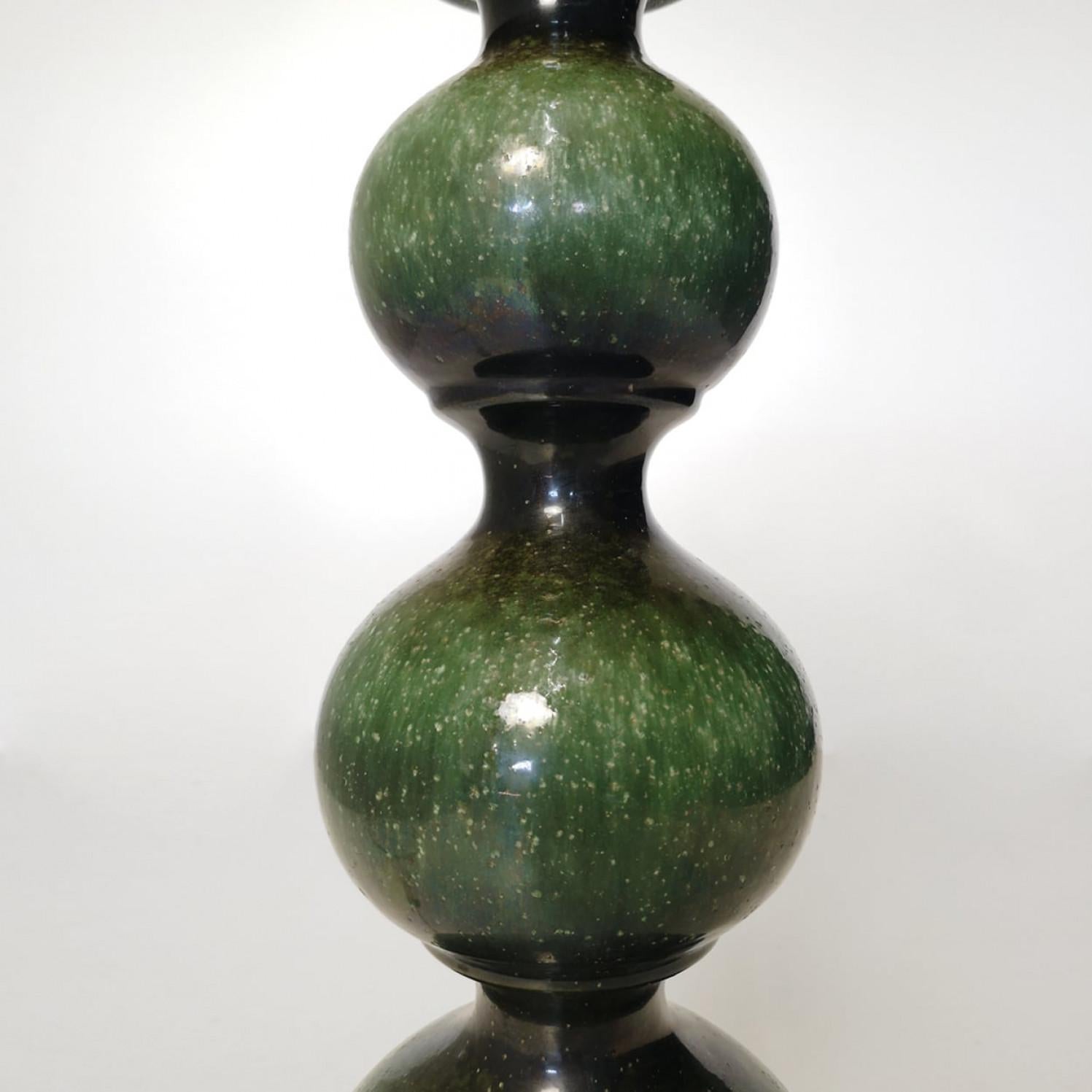 1 der 2 grünen keramischen Stehlampen mit New Silk Lampenschirm R. Houben, Kaiser (Moderne der Mitte des Jahrhunderts) im Angebot