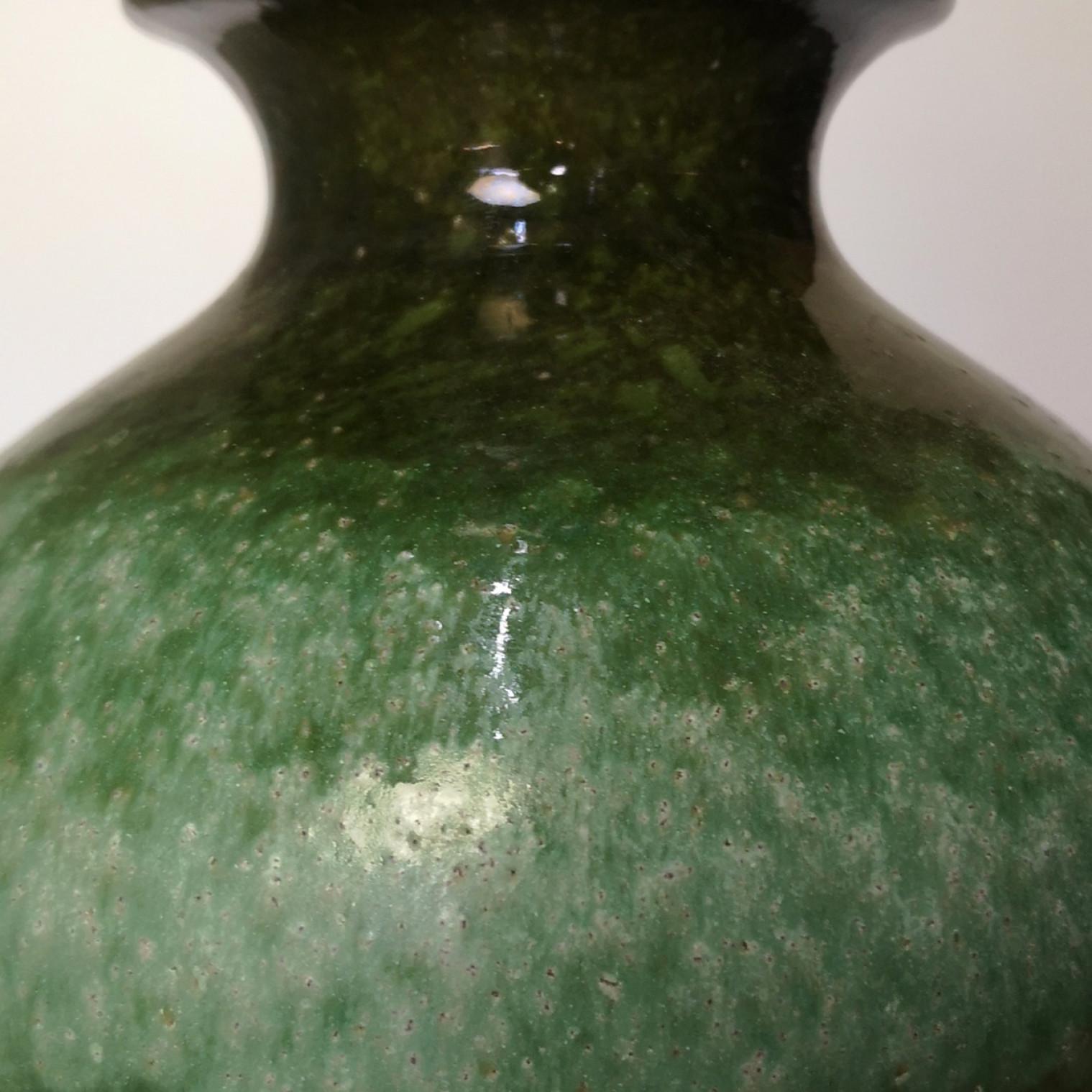 Tedesco 1 delle 2 lampade da terra in ceramica verde con paralume in seta R. Houben, Kaiser in vendita