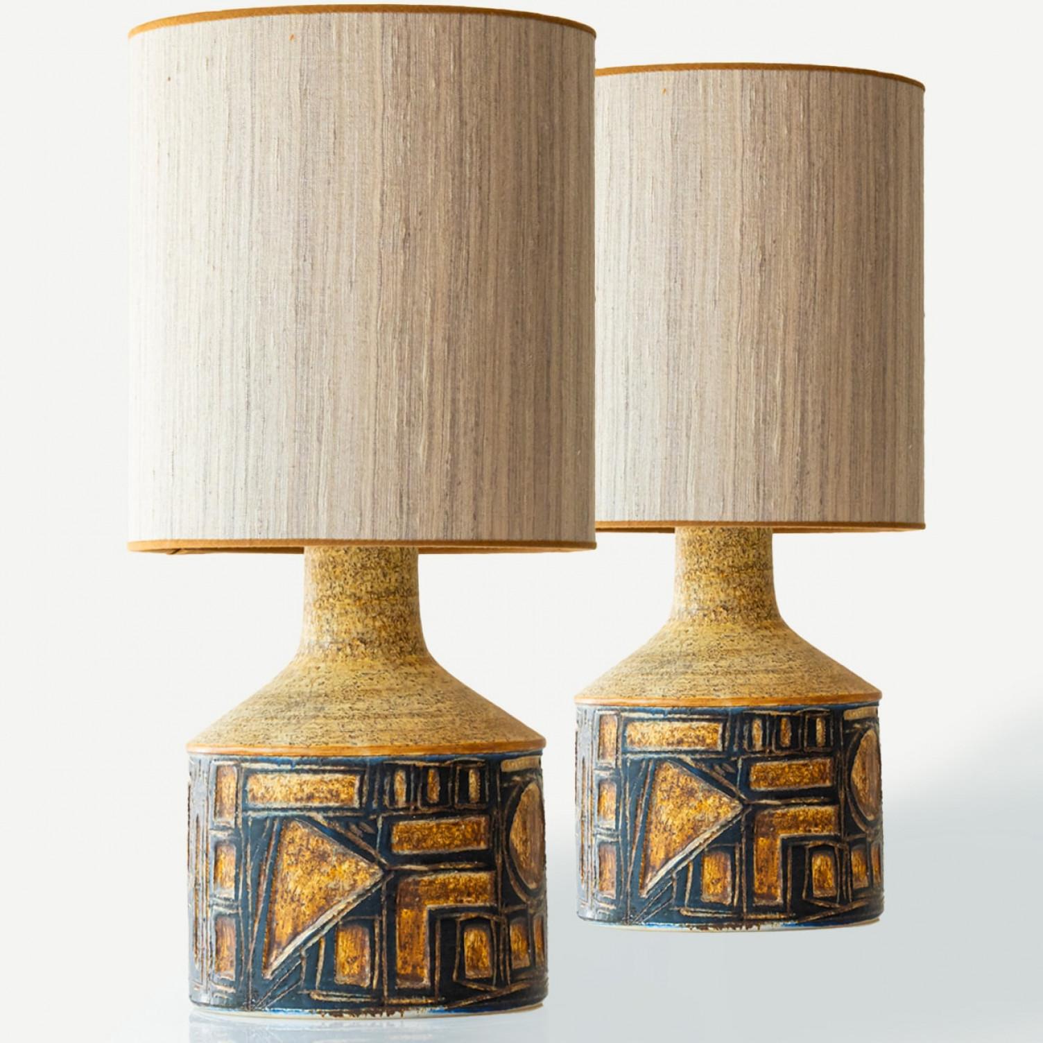 Brutalismo 1 delle 2 lampade da tavolo in ceramica grigia e marrone per Soholm, Danimarca, anni '60 in vendita