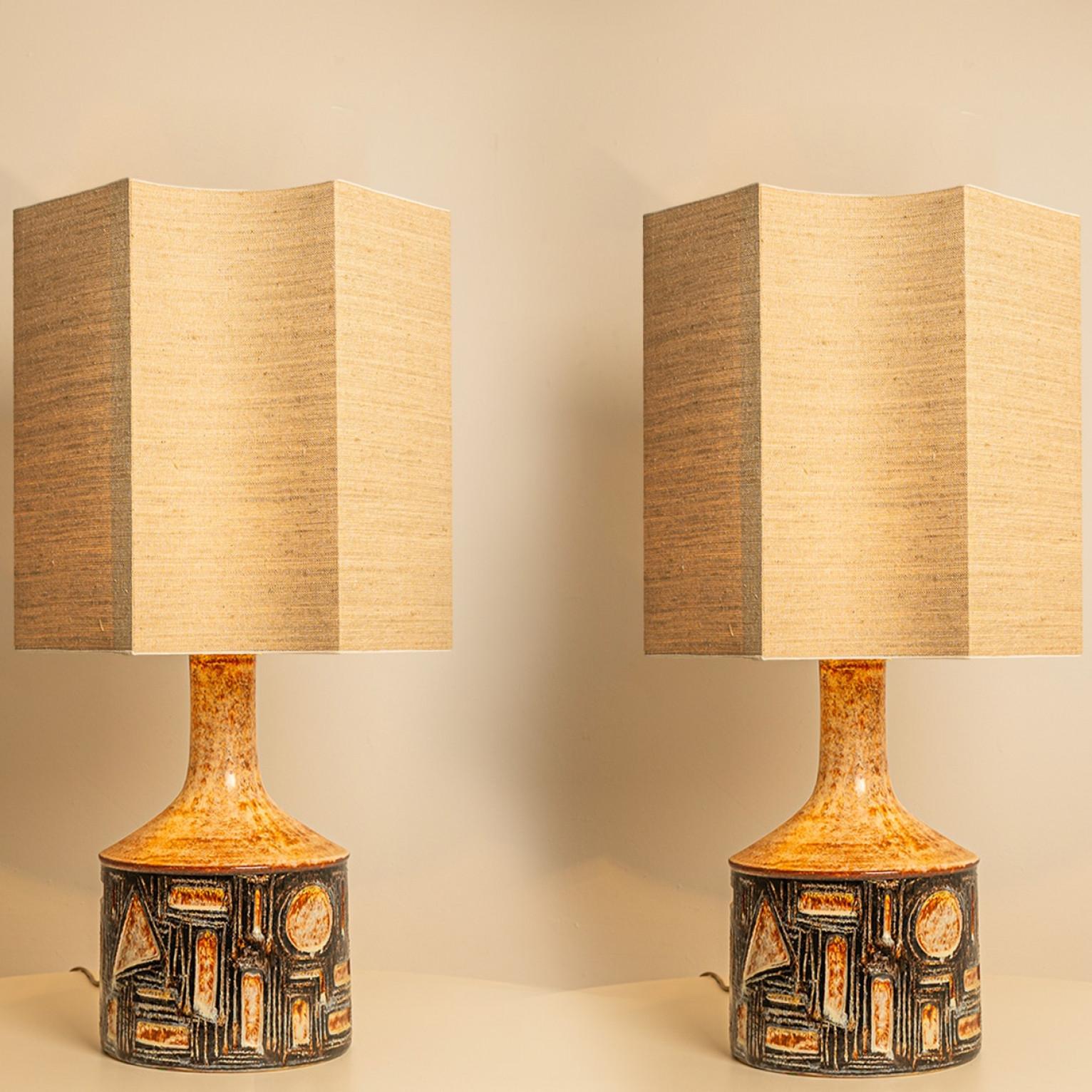 Danois 1 des 2 lampes de table en céramique grise et brune, Soholm Danemark années 1960 en vente