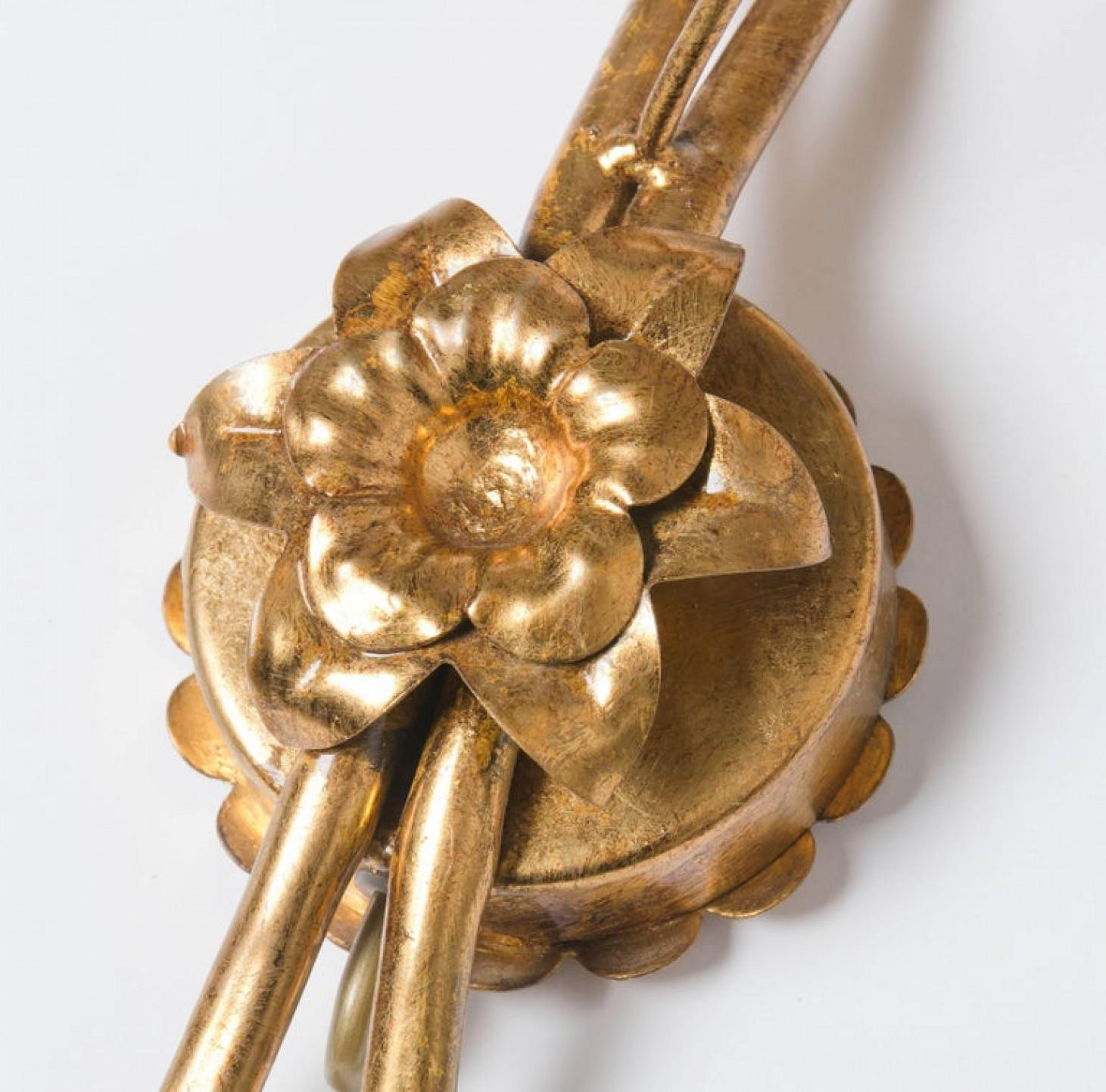 1 de los 2 apliques de metal dorado Hans Kögl de la década de 1960 en Maison Jansen St. en Bueno estado para la venta en Rijssen, NL