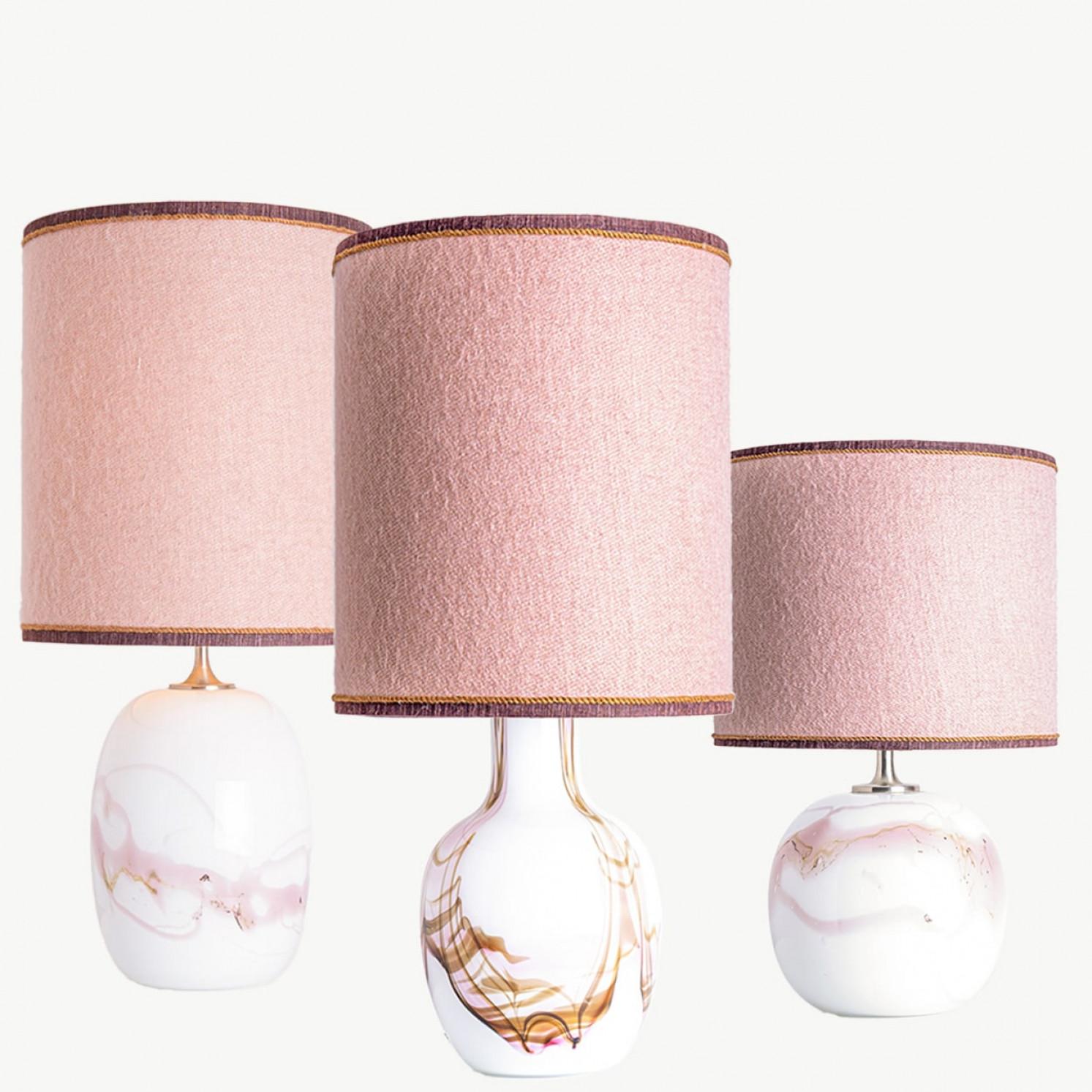 1 of the 2 Holmegaard White and Pink Glass Table Lamps, Dusty Rose Lampshades en venta 6