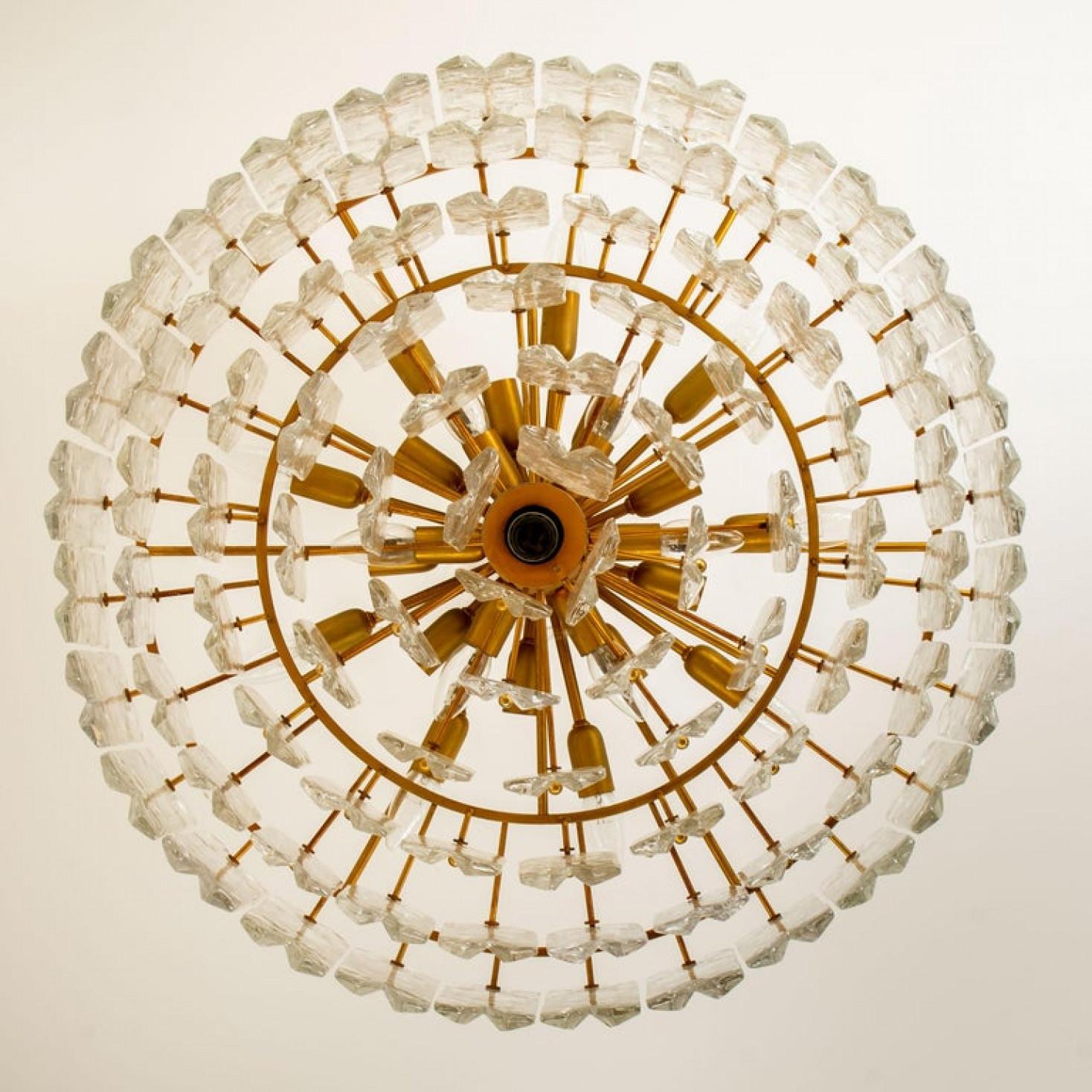 1 of the 2 Huge Kalmar Chandeliers 'Palazzo', Gilded Brass Glass, Austria, 1970s For Sale 5