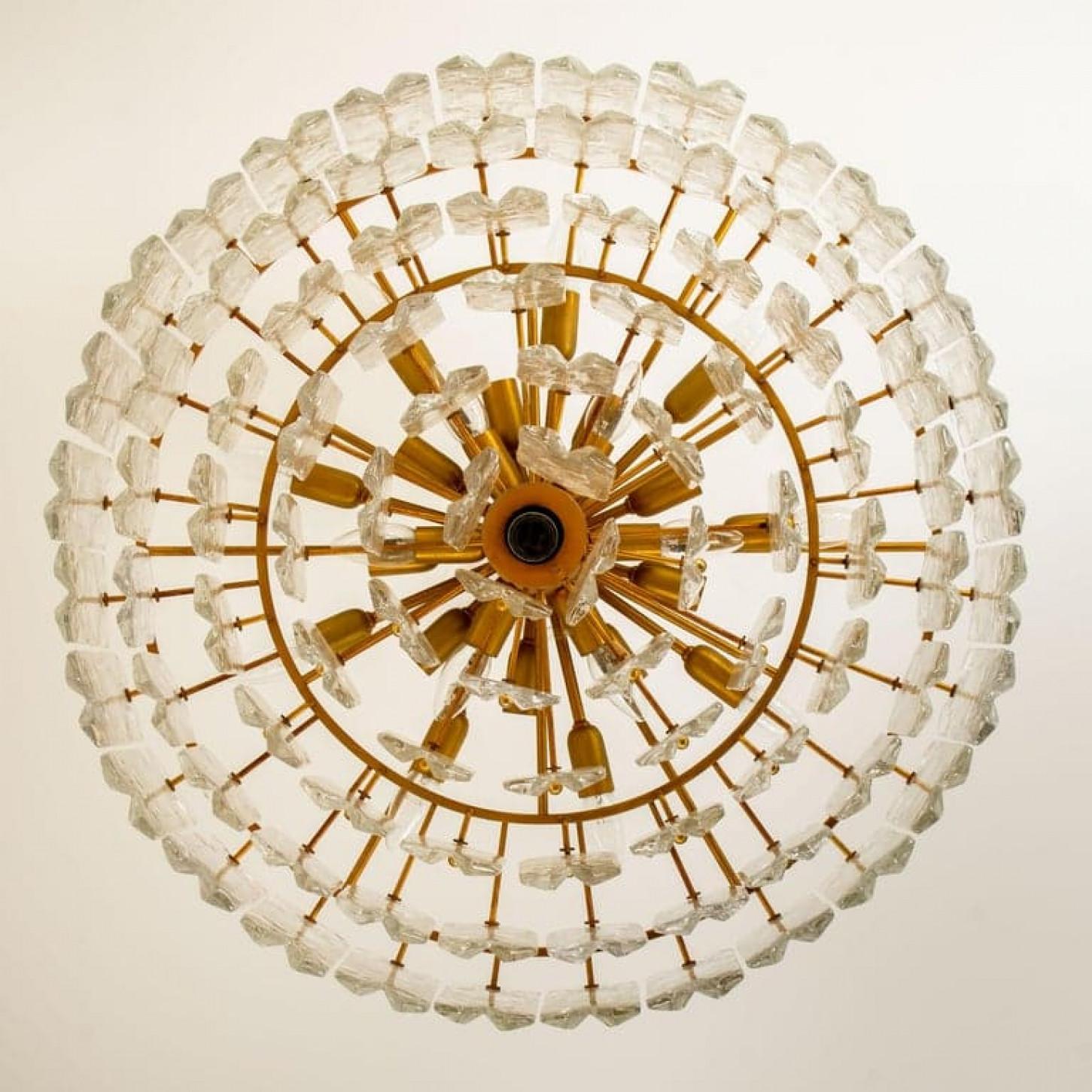1 dei 2 enormi lampadari Kalmar 'Palazzo', vetro dorato in ottone, Austria, anni '70 in vendita 4
