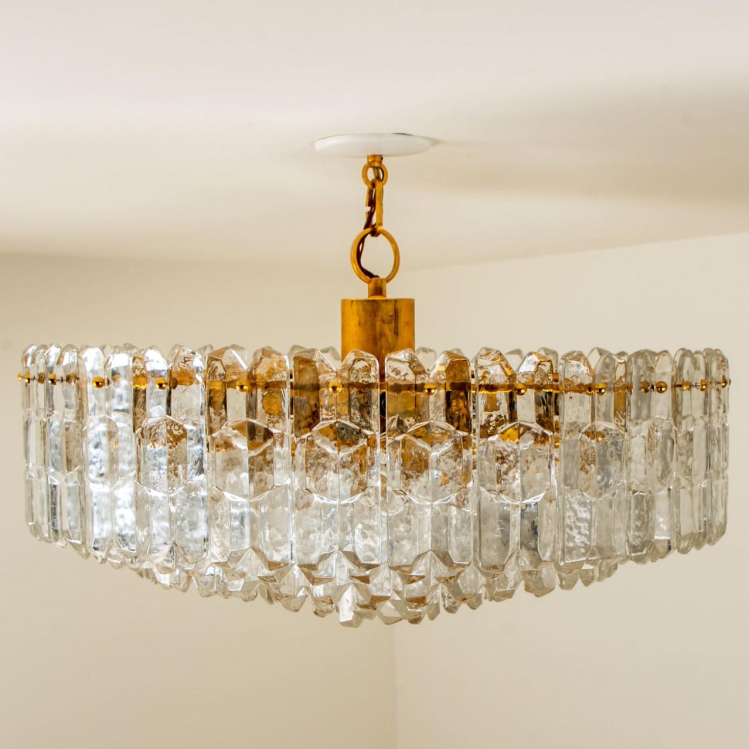 1 of the 2 Huge Kalmar Chandeliers 'Palazzo', Gilded Brass Glass, Austria, 1970s en venta 7