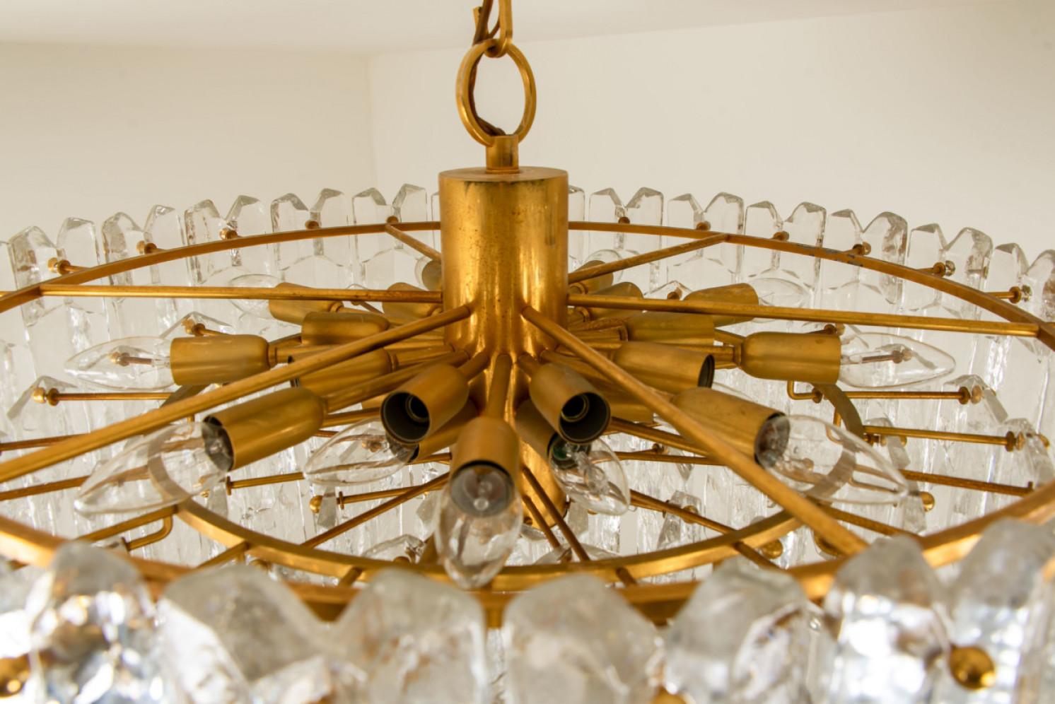 1 of the 2 Huge Kalmar Chandeliers 'Palazzo', Gilded Brass Glass, Austria, 1970s For Sale 9