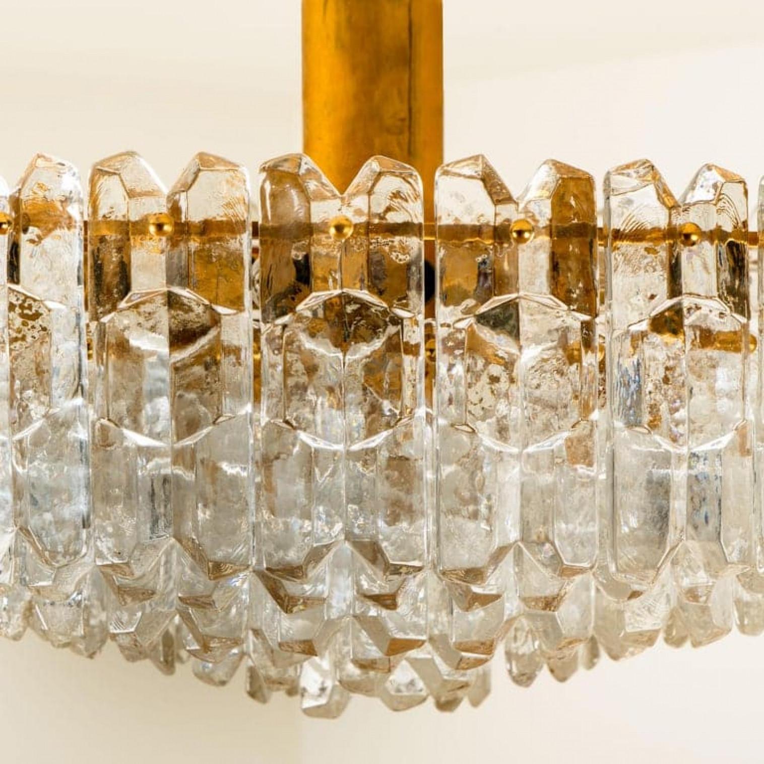 1 of the 2 Huge Kalmar Chandeliers 'Palazzo', Gilt Brass Glass, Austria, 1970 For Sale 4