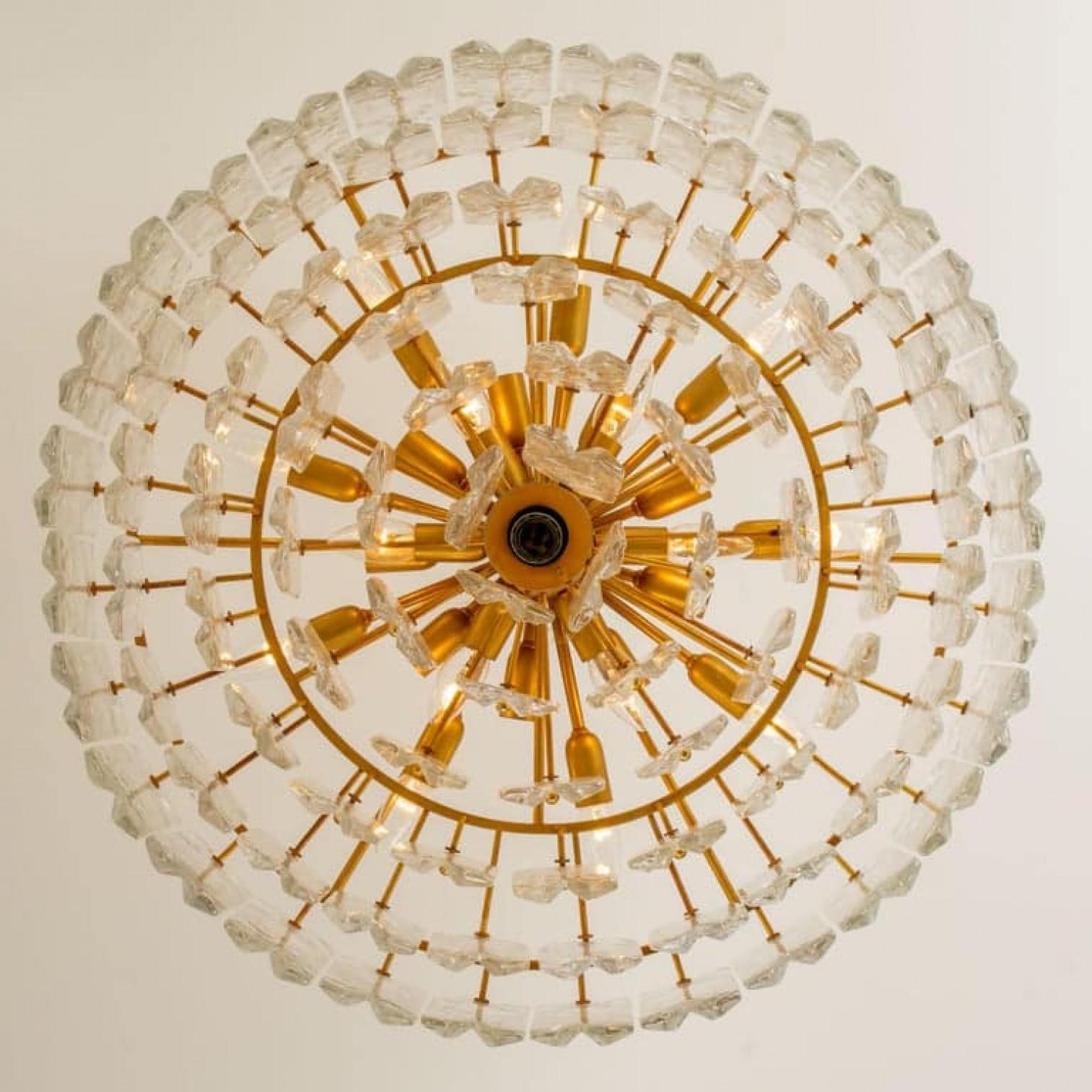 1 des 2 grands lustres Kalmar « Palazzo » en verre et laiton doré, Autriche, 1970 en vente 2