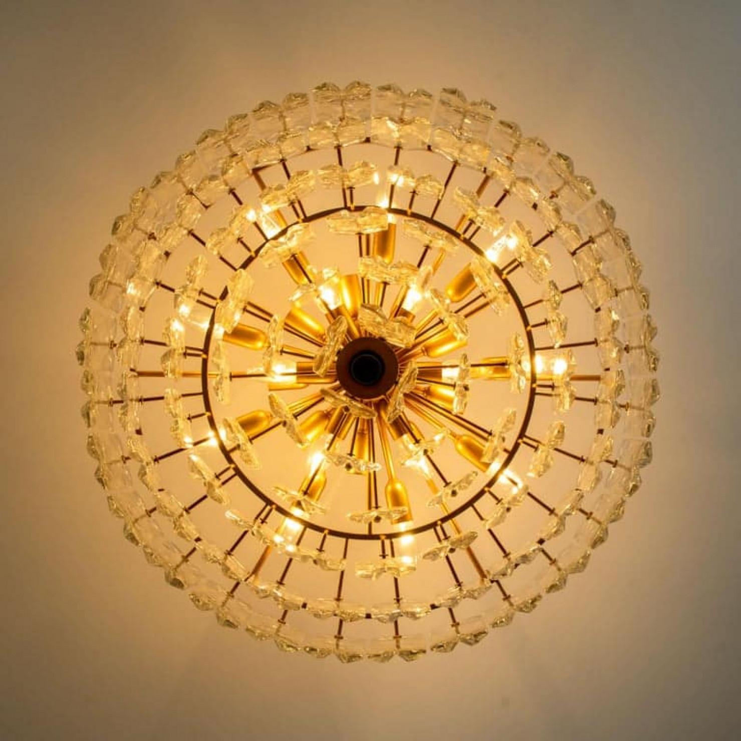 1 of the 2 Huge Kalmar Chandeliers 'Palazzo', Gilt Brass Glass, Austria, 1970 For Sale 8
