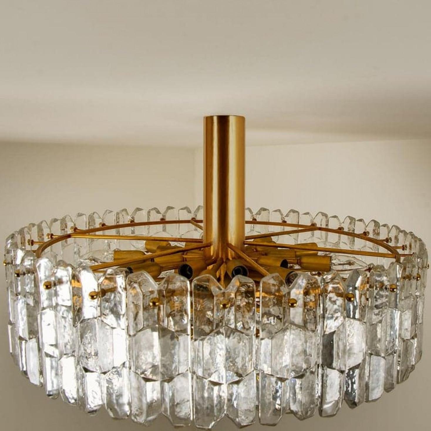 1 of the 2 Huge Kalmar Chandeliers 'Palazzo', Gilt Brass Glass, Austria, 1970 For Sale 2