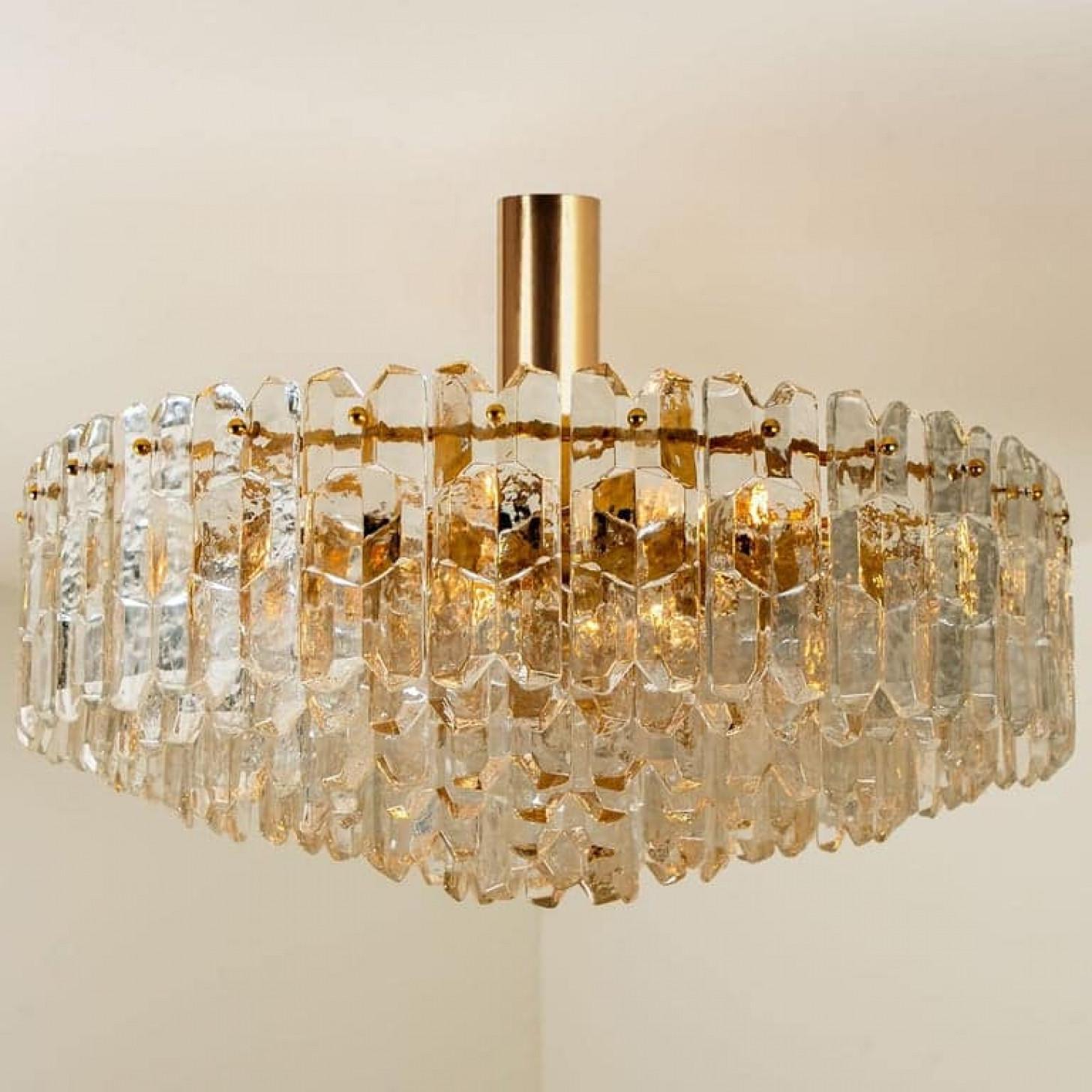 1 des 2 grands lustres Kalmar « Palazzo » en verre et laiton doré, Autriche, 1970 en vente 1