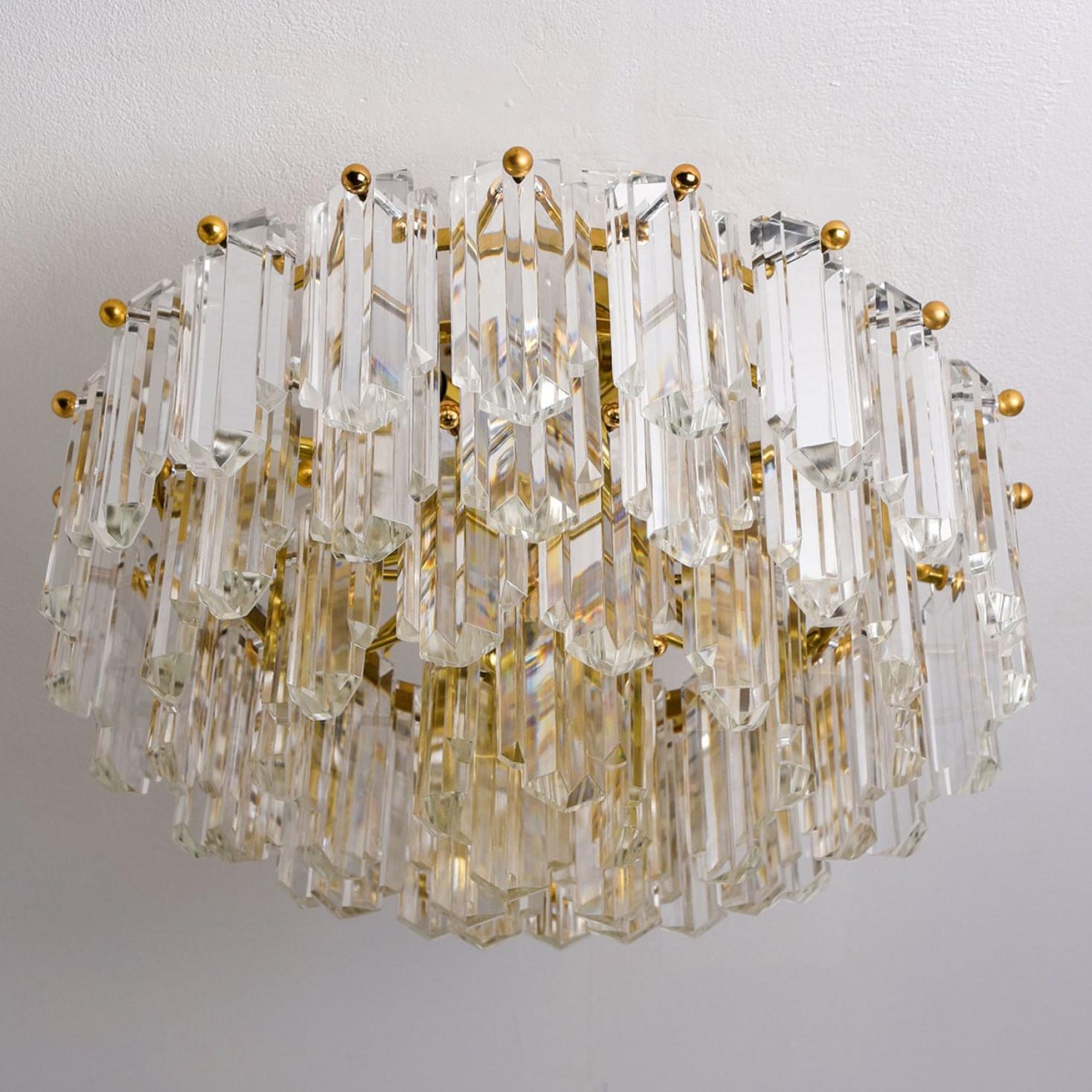 1 de los 2 empotrables Kalmar, cristal de latón dorado, Austria, 1970 Moderno de mediados de siglo en venta