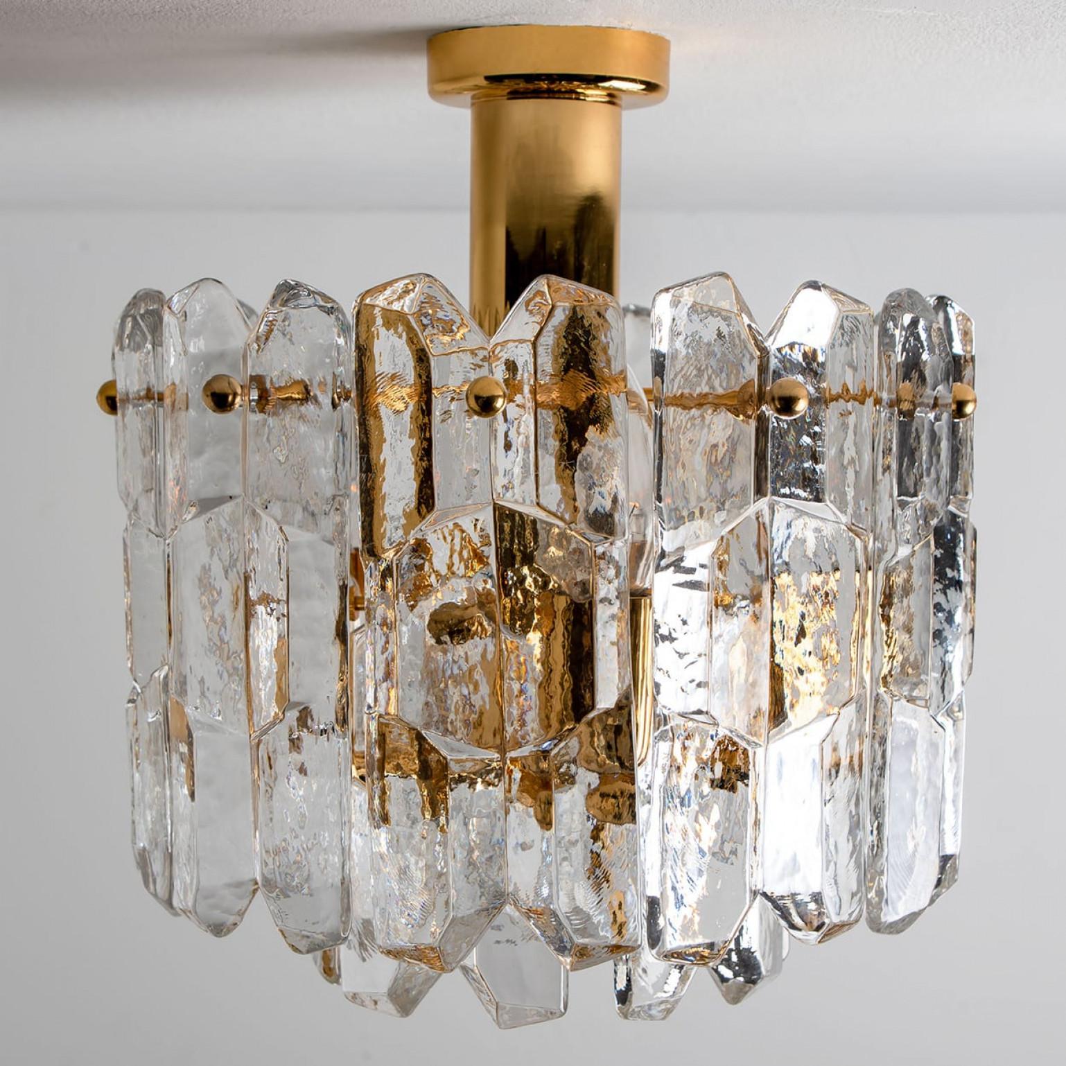 1 des 2 plafonniers Kalmar « Palazzo » en laiton et verre, Autriche, 1970 en vente 5