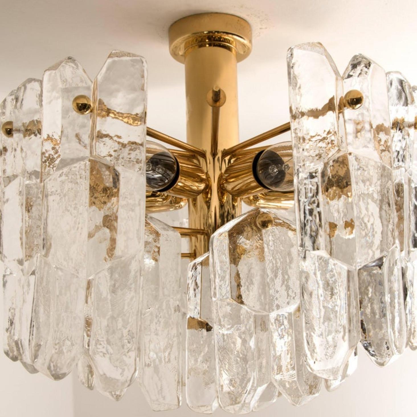Autre 1 des 2 pièces  Luminaires KalmarPalazzo en laiton et verre, 1970 en vente