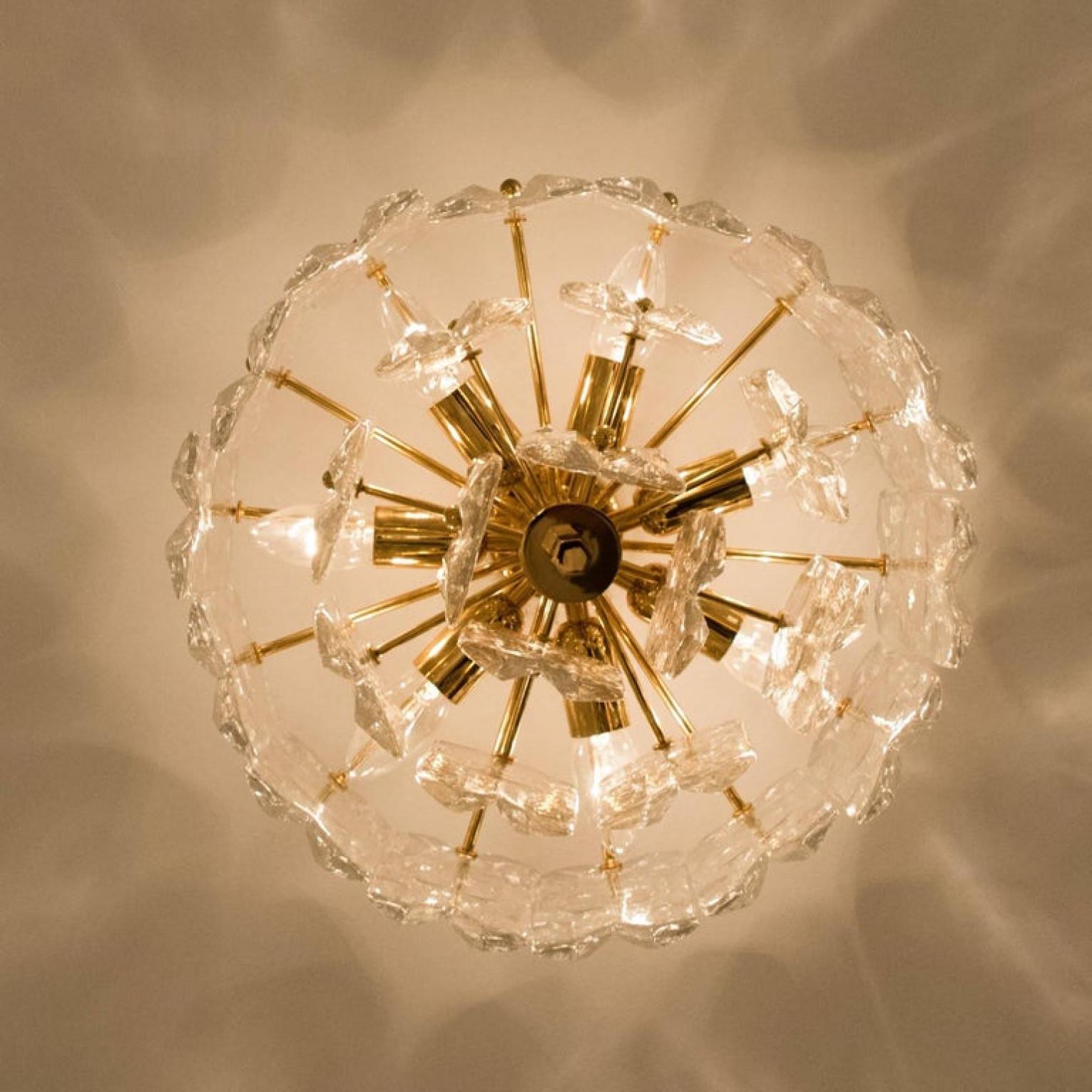20ième siècle 1 des 2 pièces  Luminaires KalmarPalazzo en laiton et verre, 1970 en vente