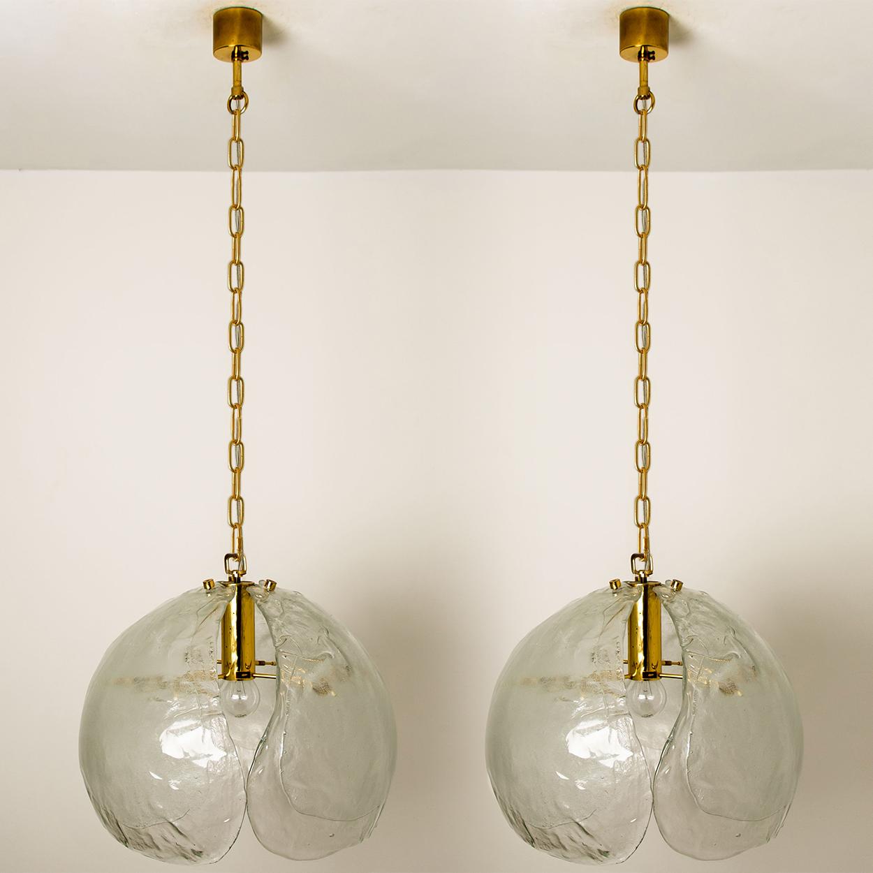 European 1 of the 2 Kalmar Style Pendant Lights, Clear Glass and Brass, 1970s For Sale