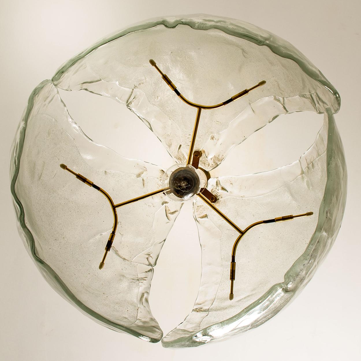 Late 20th Century 1 of the 2 Kalmar Style Pendant Lights, Clear Glass and Brass, 1970s For Sale