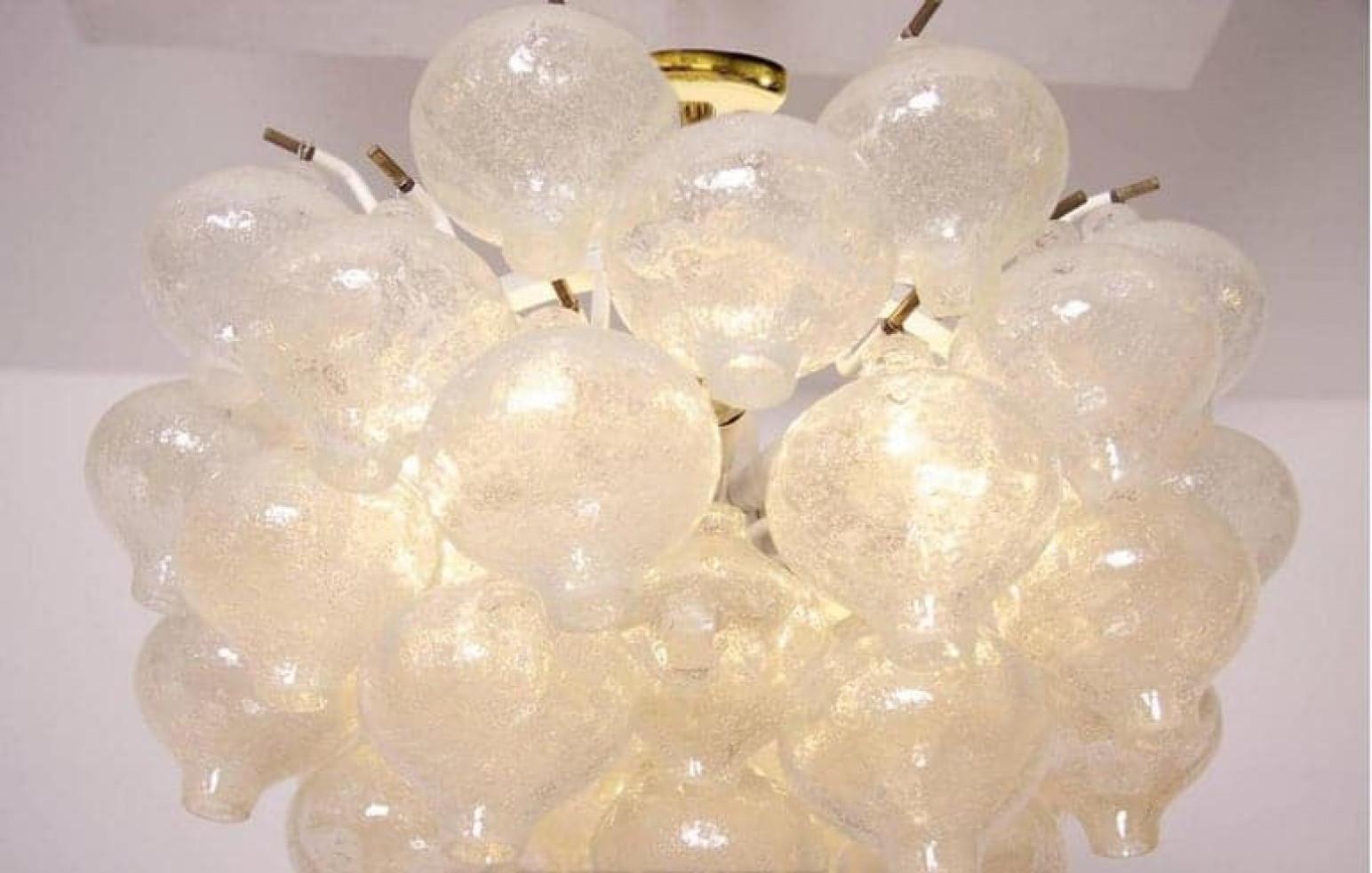 Metallo 1 of the 2 Kalmar 'Tulipan' Clear Glass Light Fixtures, Austria 1960s