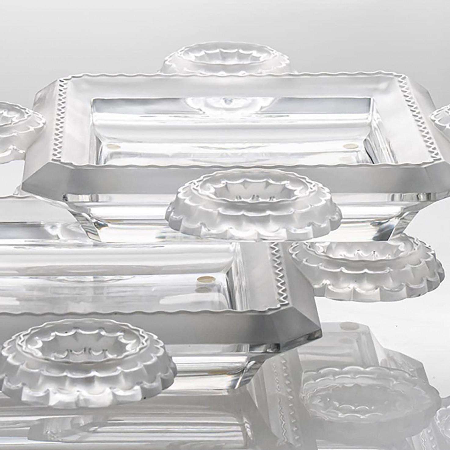 1 of the 2 Lalique Signed Frosted Crystal Cluny, France For Sale 3