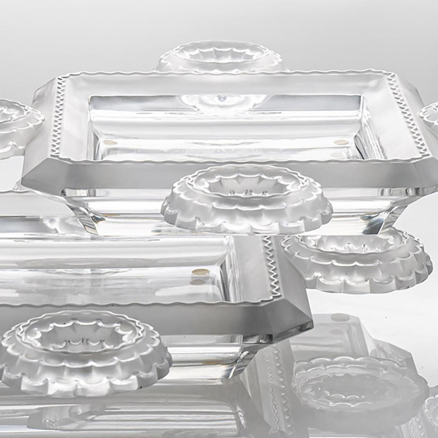 1 der 2 Lalique signiert mattiertem Kristall Cluny, Frankreich im Angebot 3