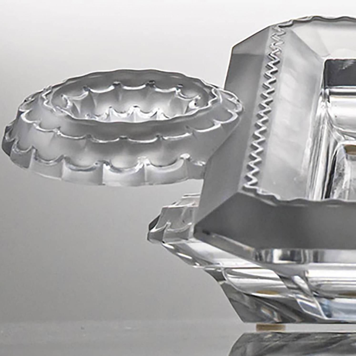 1 of the 2 Lalique Signed Frosted Crystal Cluny, France For Sale 2