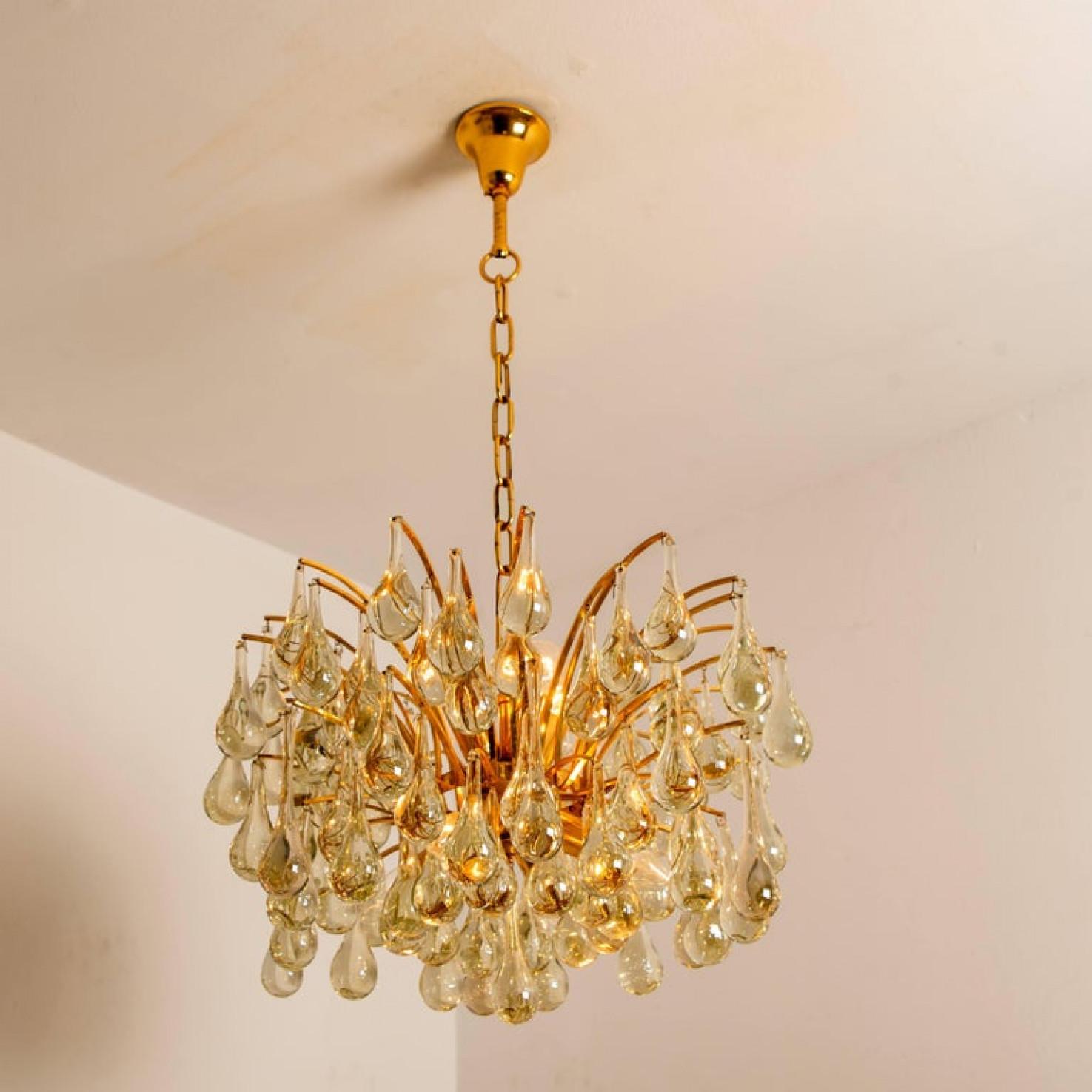 1 dei 2 grandi lampadari in ottone e cristallo, Ernst Palme, Germania, anni '70 in vendita 5