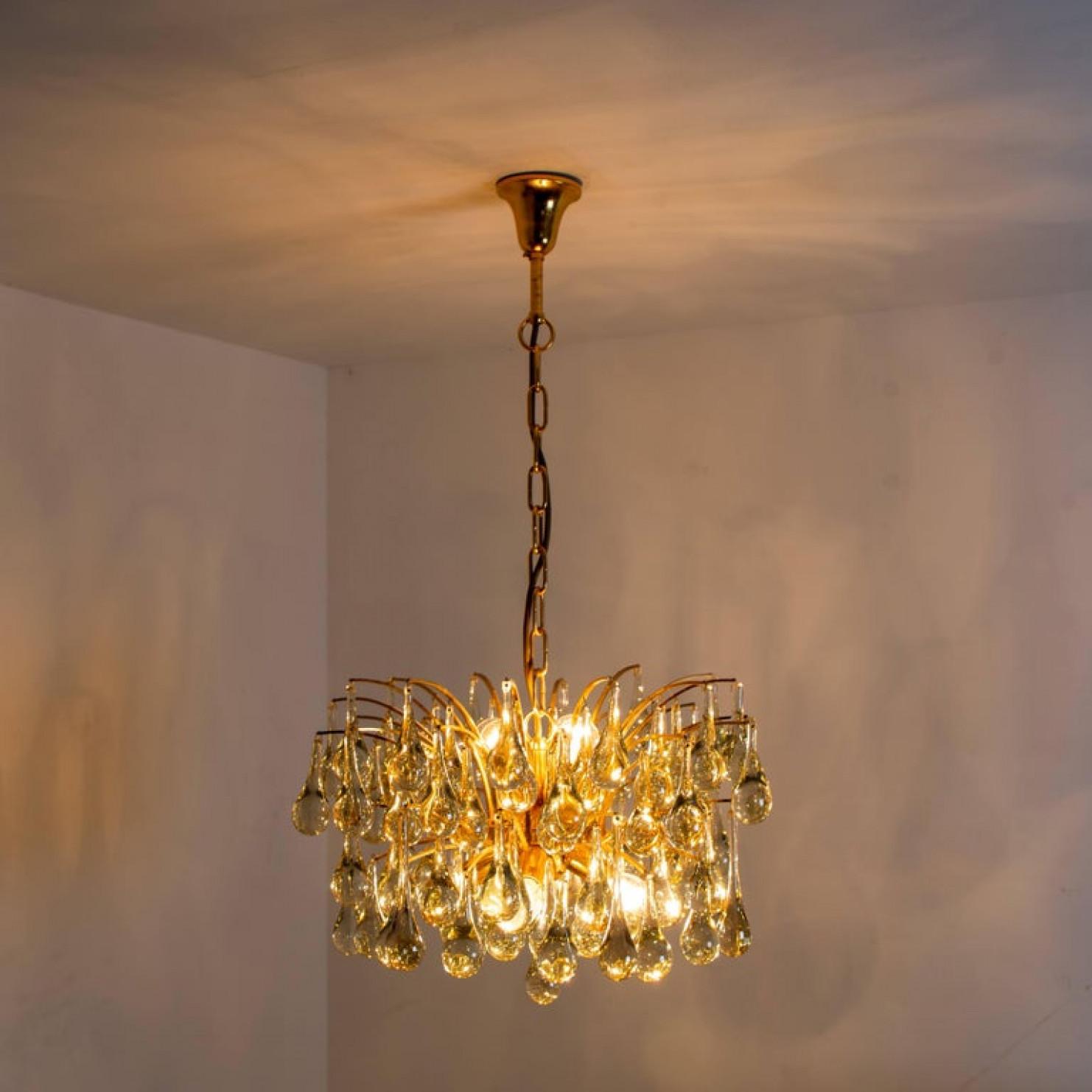 1 of the 2 Large Brass and Crystal Chandeliers, Ernst Palme, Germany, 1970s For Sale 7