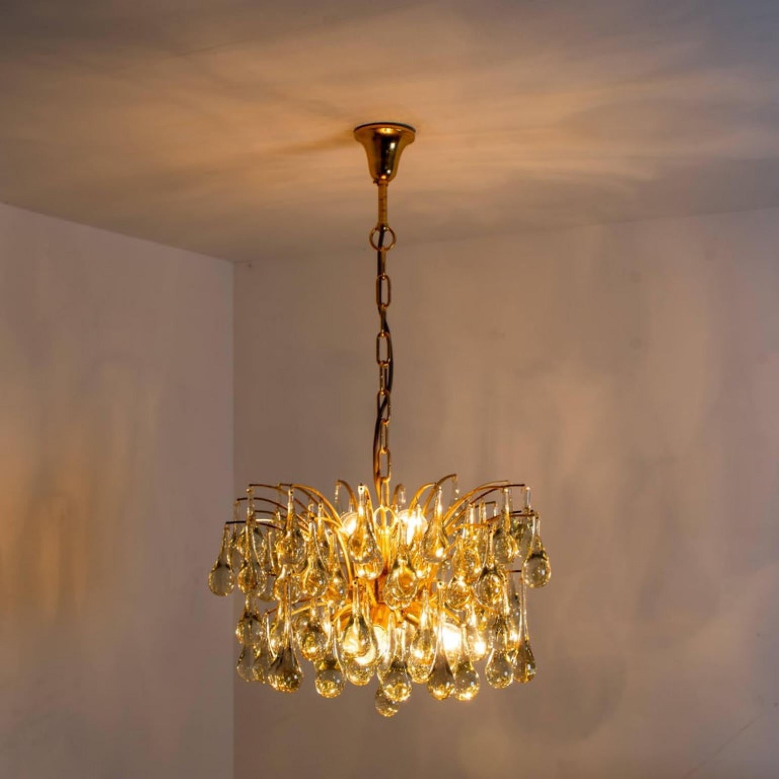 1 dei 2 grandi lampadari in ottone e cristallo, Ernst Palme, Germania, anni '70 in vendita 6