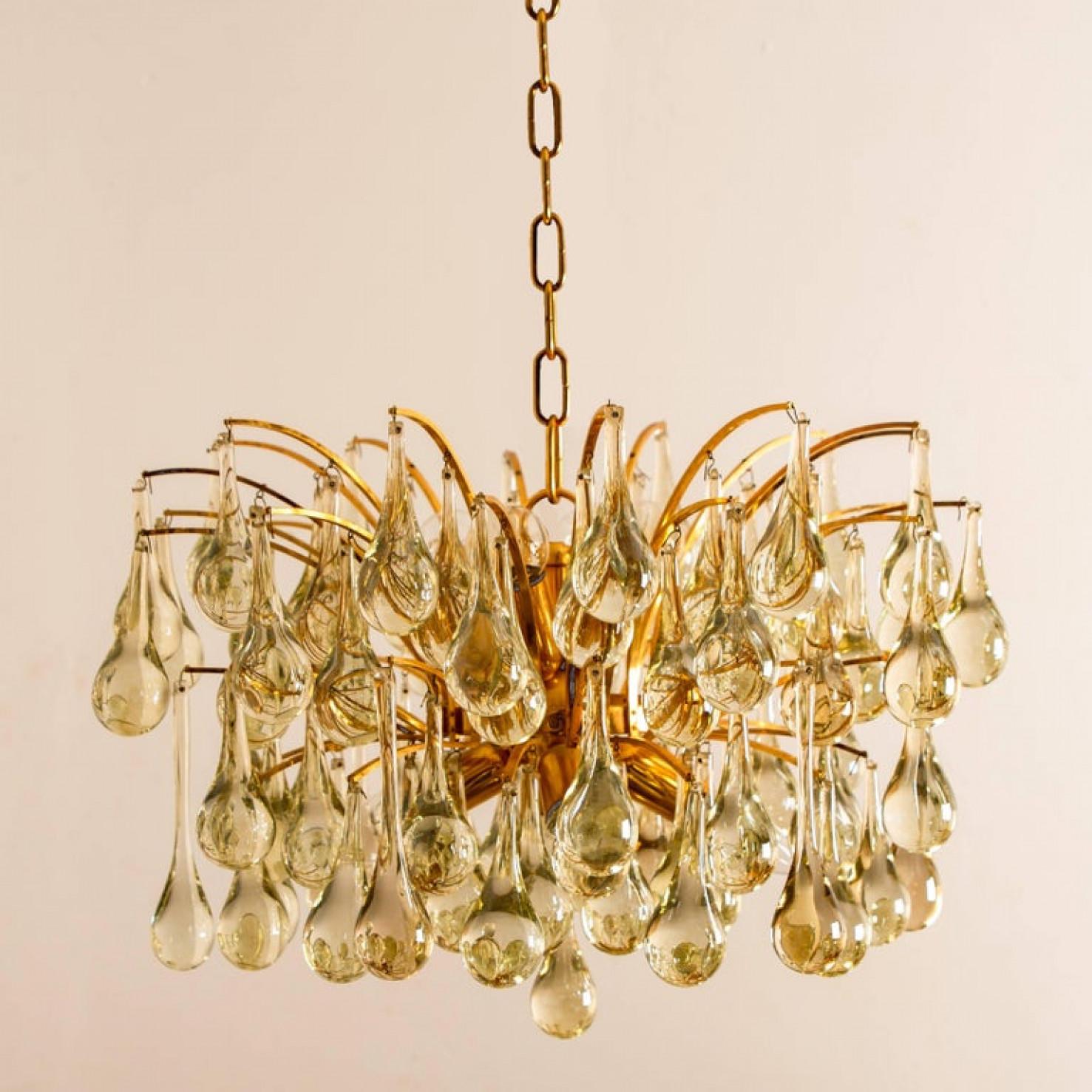 1 of the 2 Large Brass and Crystal Chandeliers, Ernst Palme, Germany, 1970s In Excellent Condition For Sale In Rijssen, NL