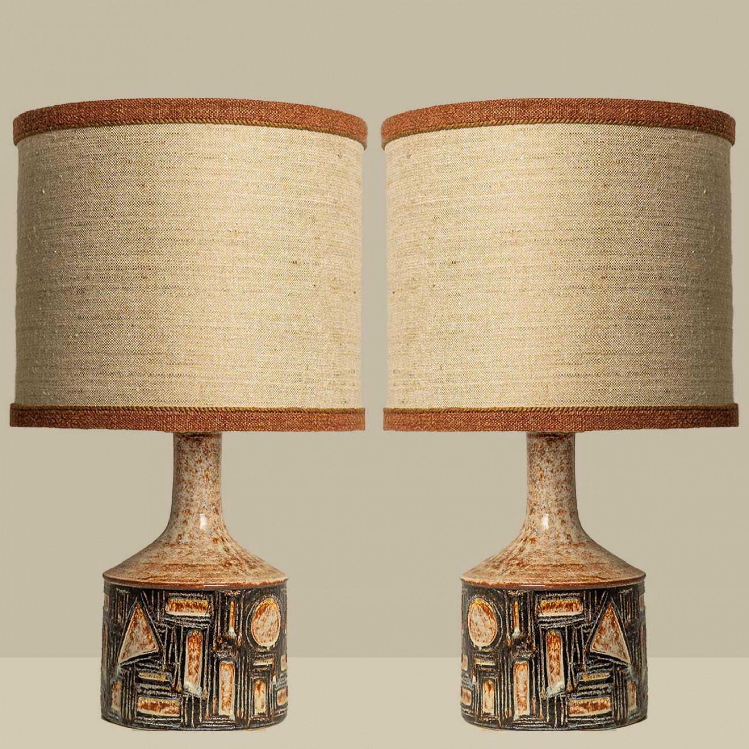 1 der 2 großen Danisch-Keramik-Tischlampen mit maßgefertigtem Seiden-Lampenschirm R Houben (Moderne der Mitte des Jahrhunderts) im Angebot